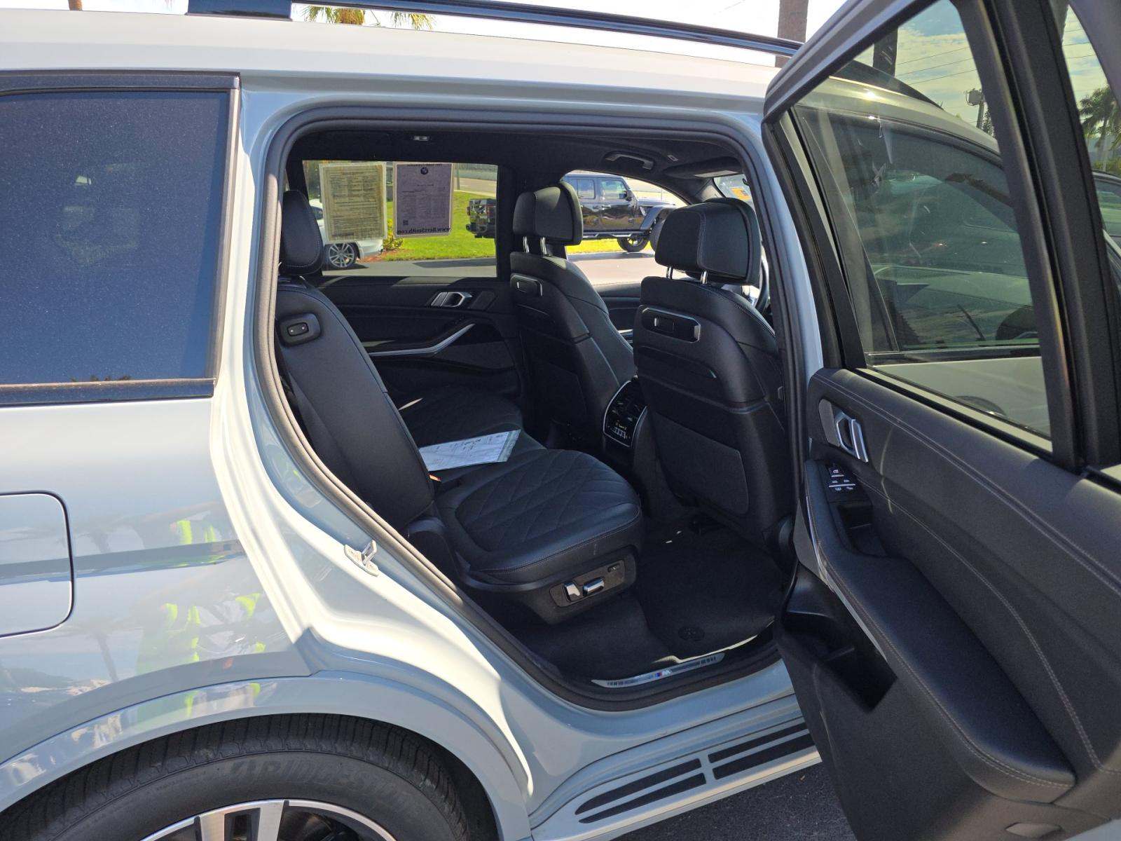 2026 BMW X7 xDrive40i AWD