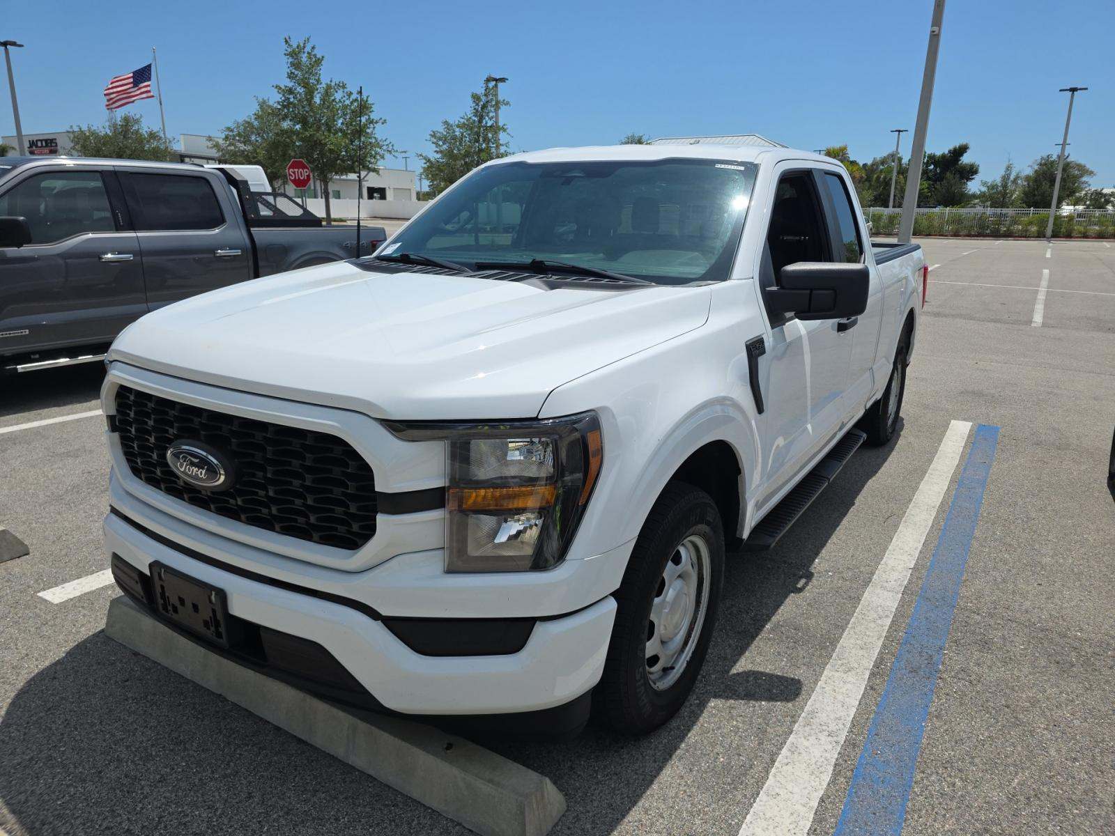 2023 Ford F-150 XL RWD