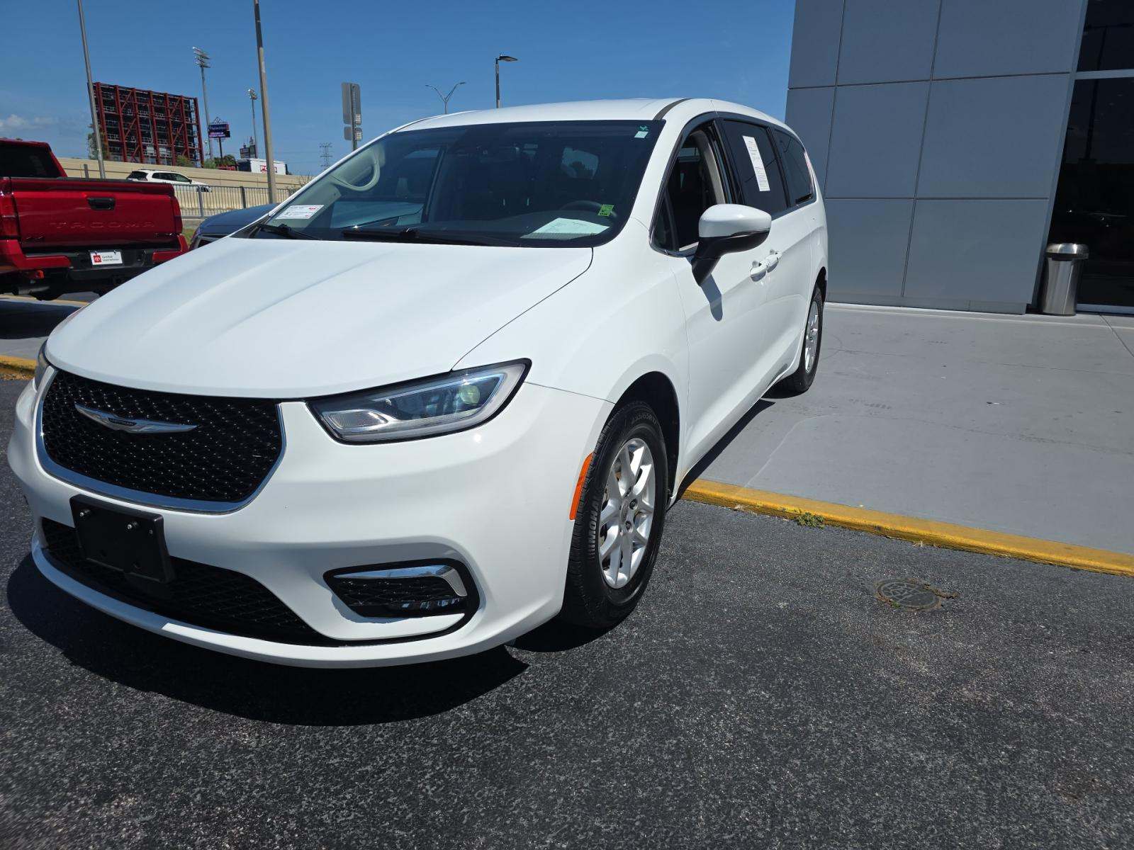 2023 Chrysler Pacifica Touring L FWD