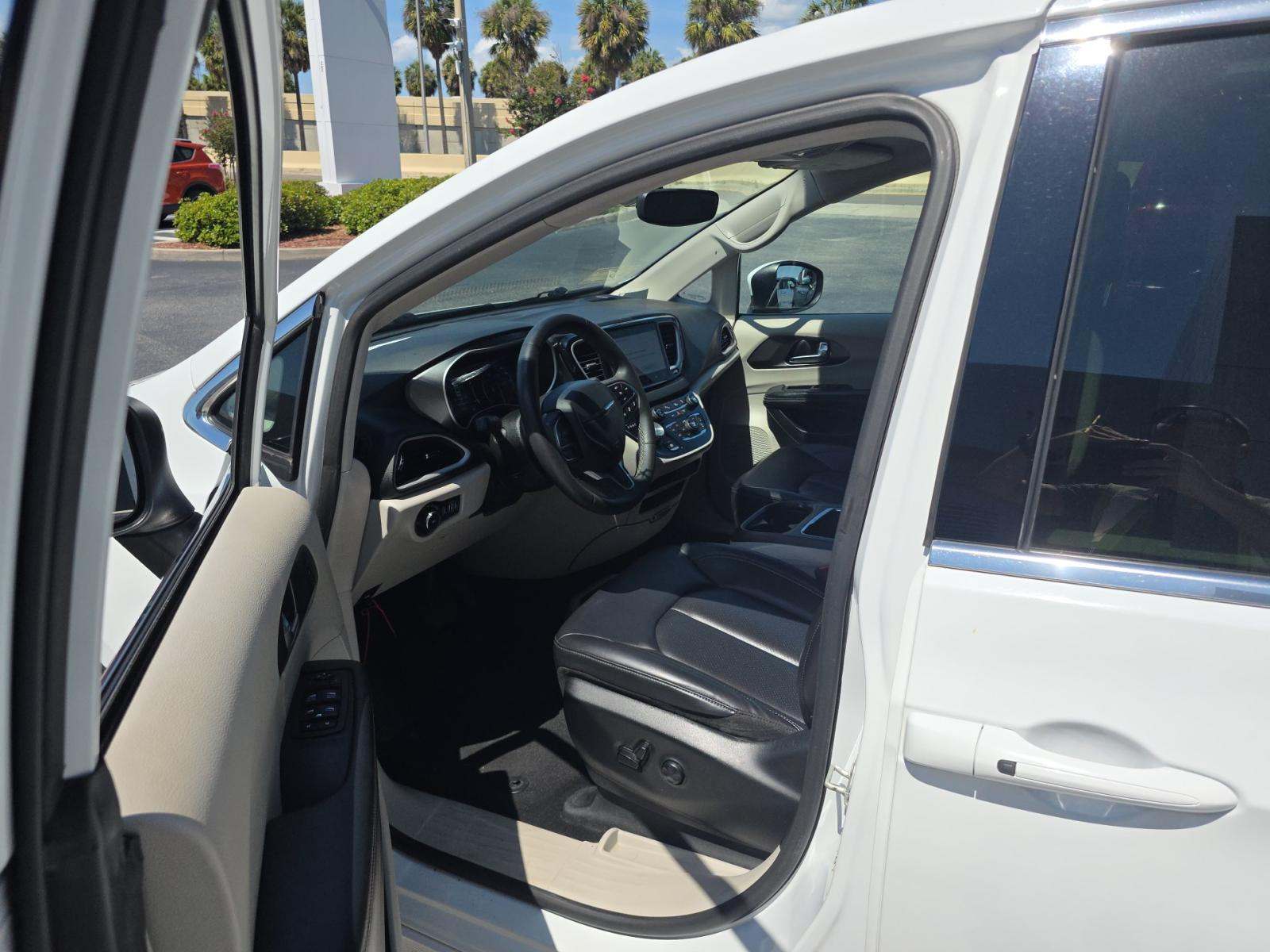 2023 Chrysler Pacifica Touring L FWD