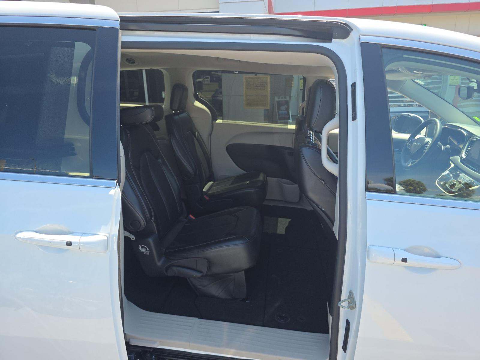 2023 Chrysler Pacifica Touring L FWD