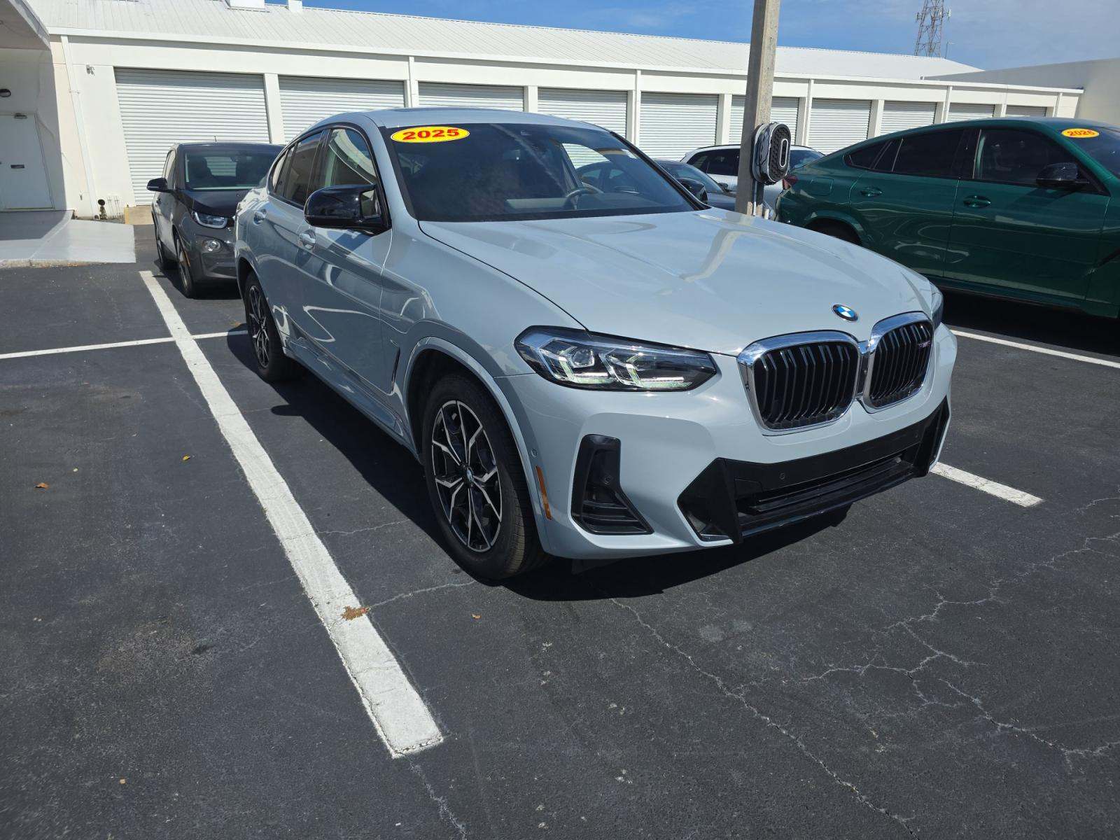 2025 BMW X4 M40i AWD