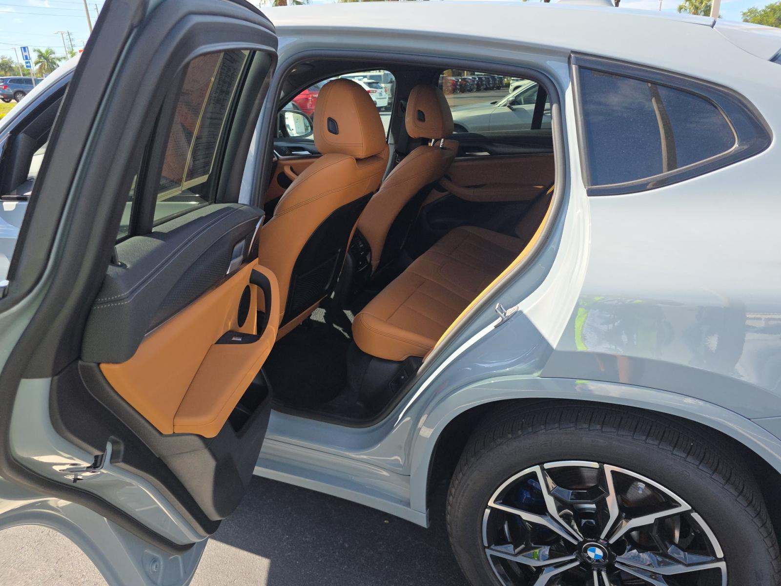 2025 BMW X4 M40i AWD