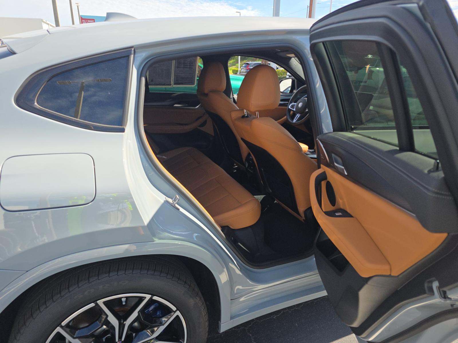 2025 BMW X4 M40i AWD