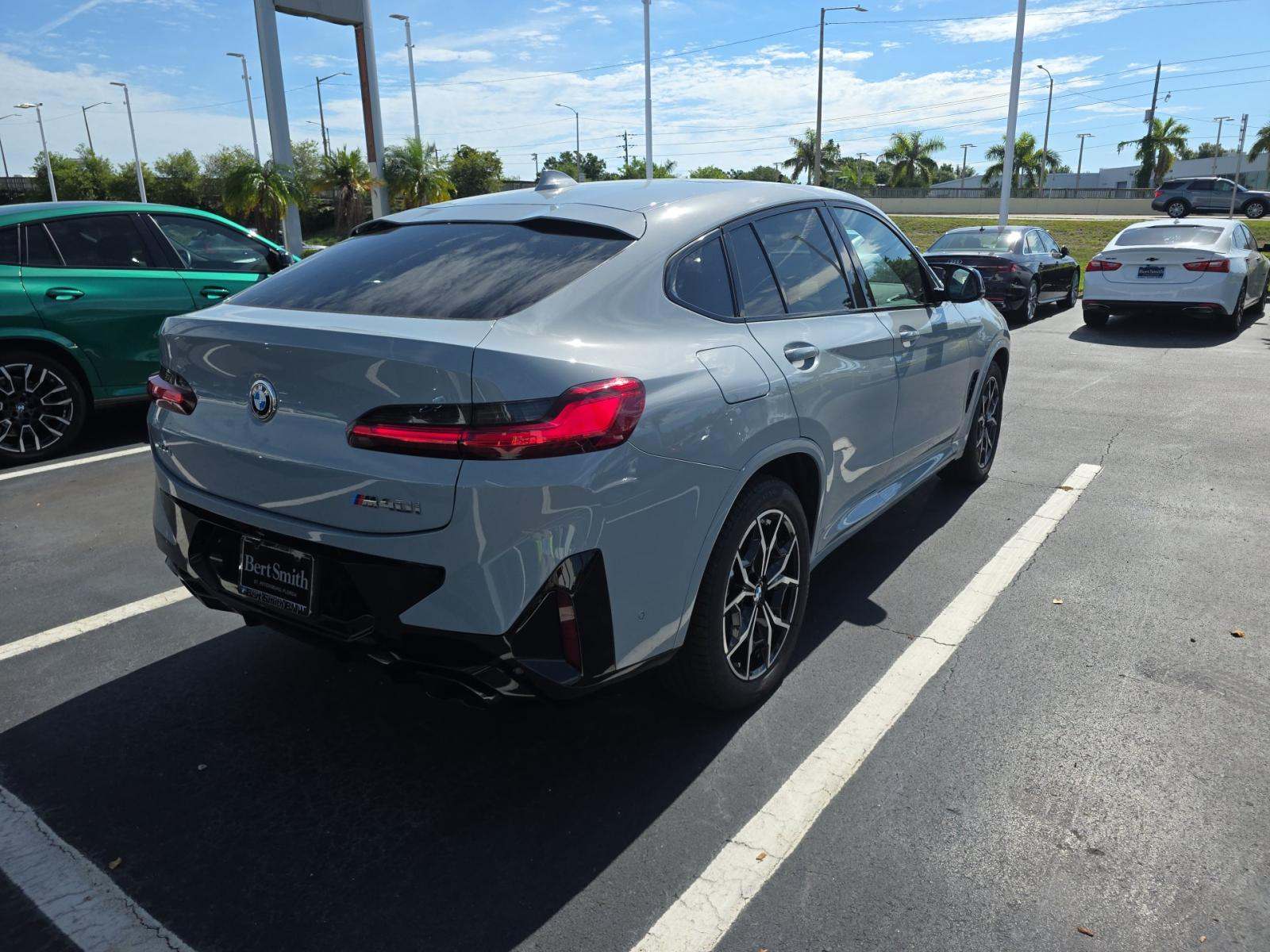 2025 BMW X4 M40i AWD