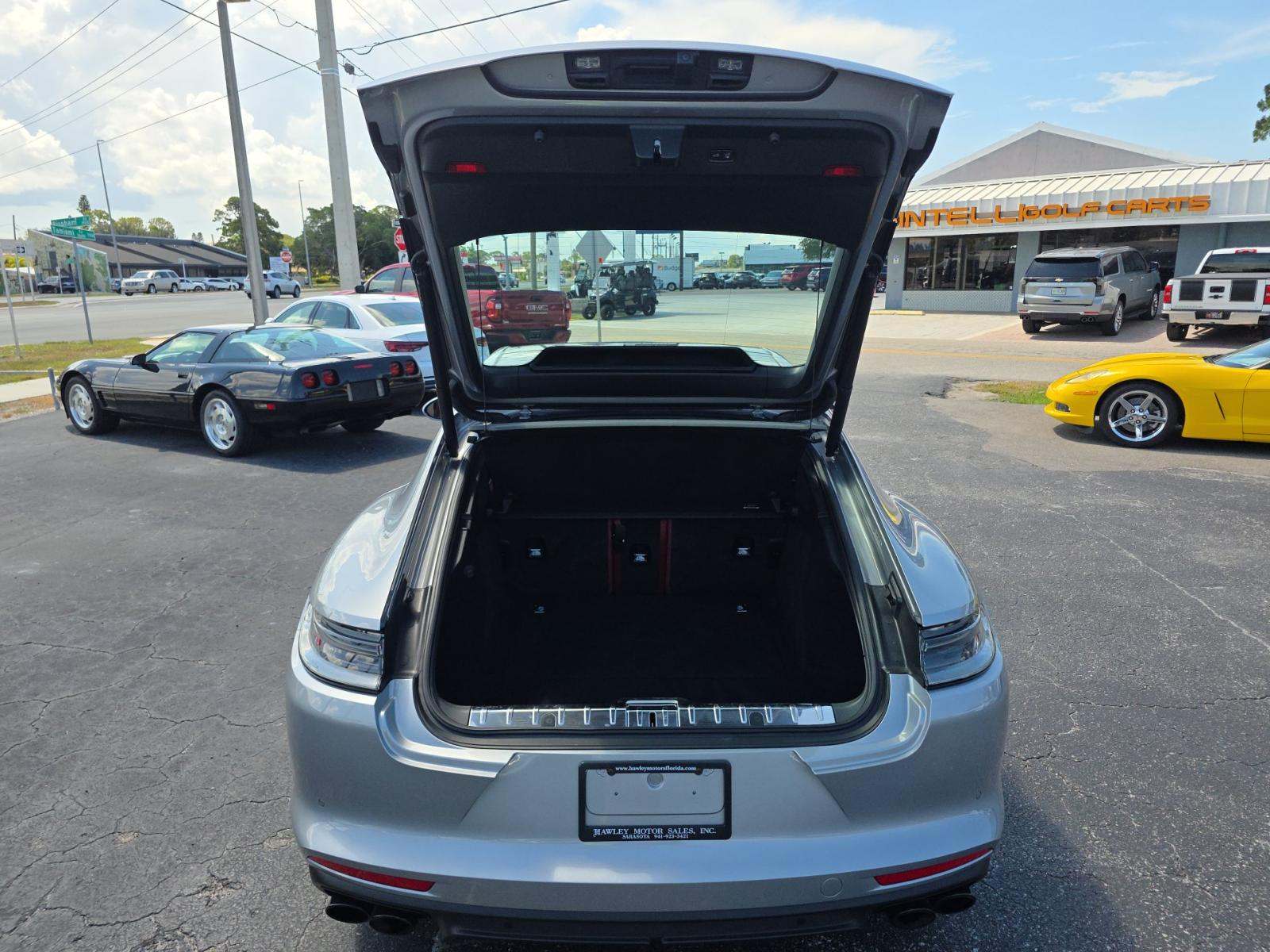 2022 Porsche Panamera Platinum Edition RWD