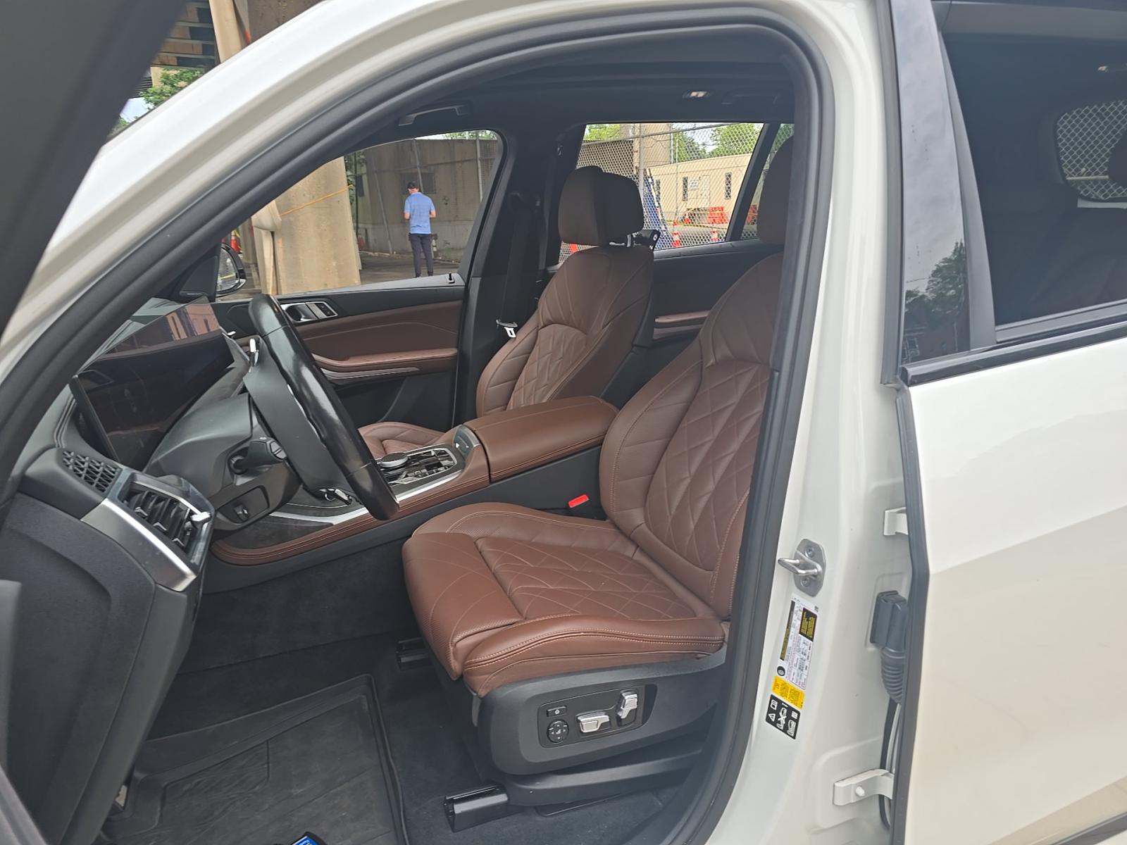 2023 BMW X7 xDrive40i AWD
