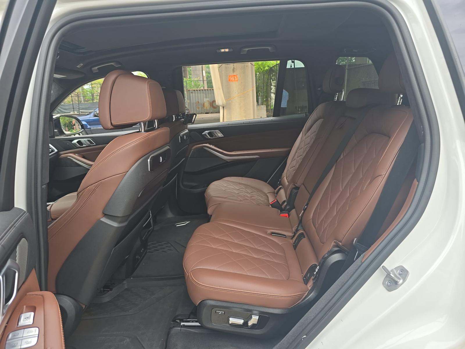 2023 BMW X7 xDrive40i AWD