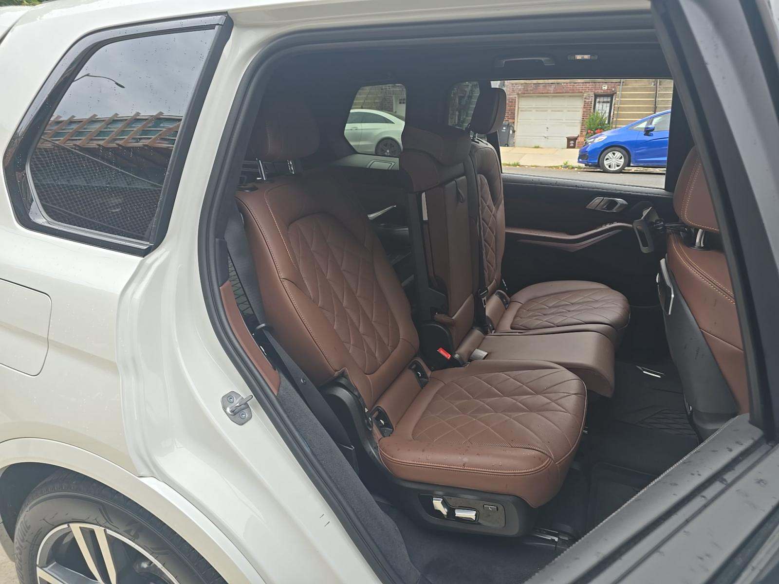 2023 BMW X7 xDrive40i AWD