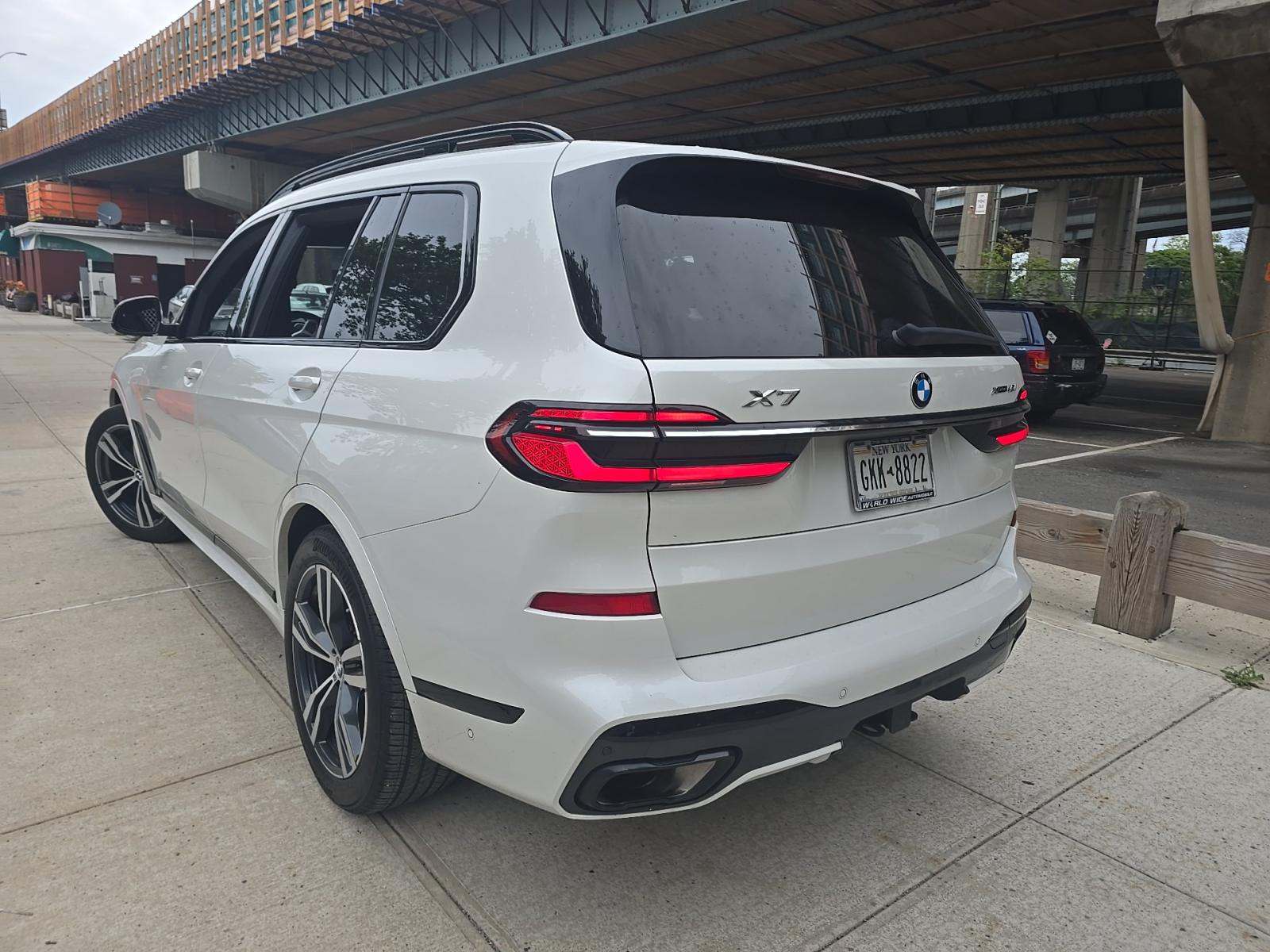 2023 BMW X7 xDrive40i AWD