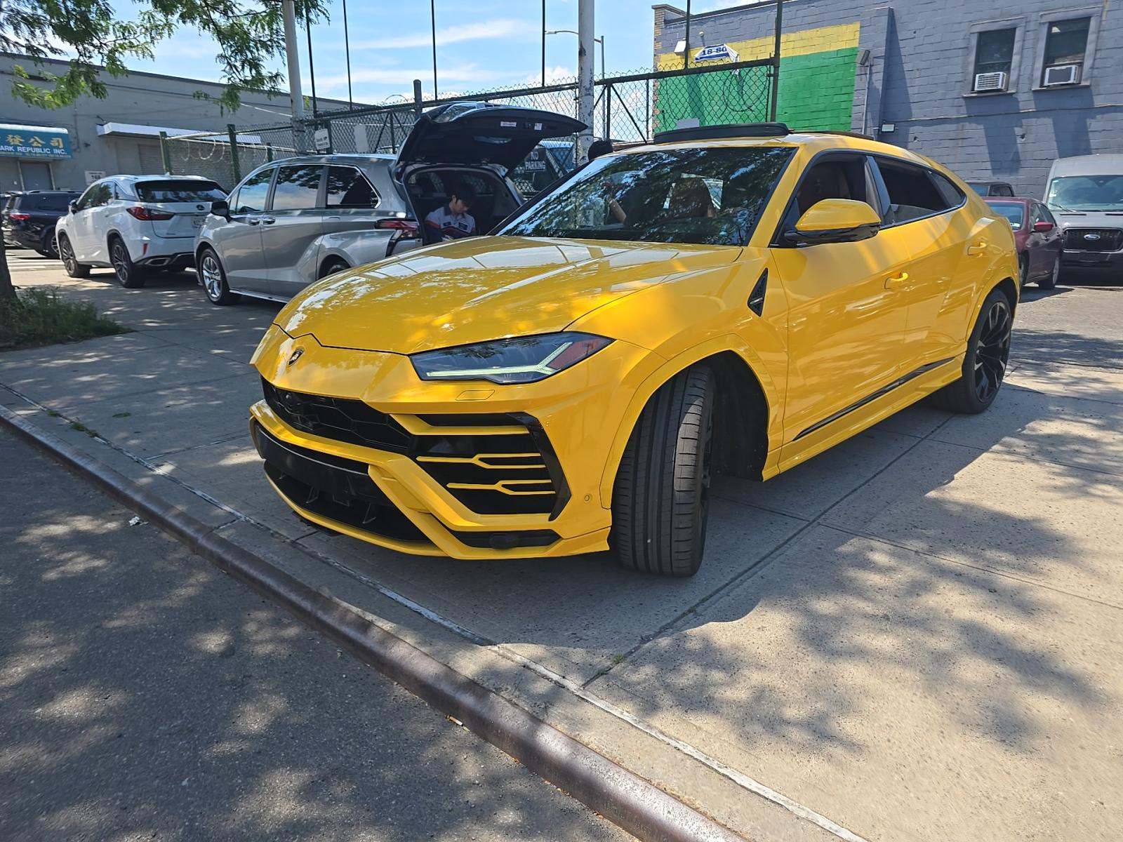 2020 Lamborghini Urus Base AWD