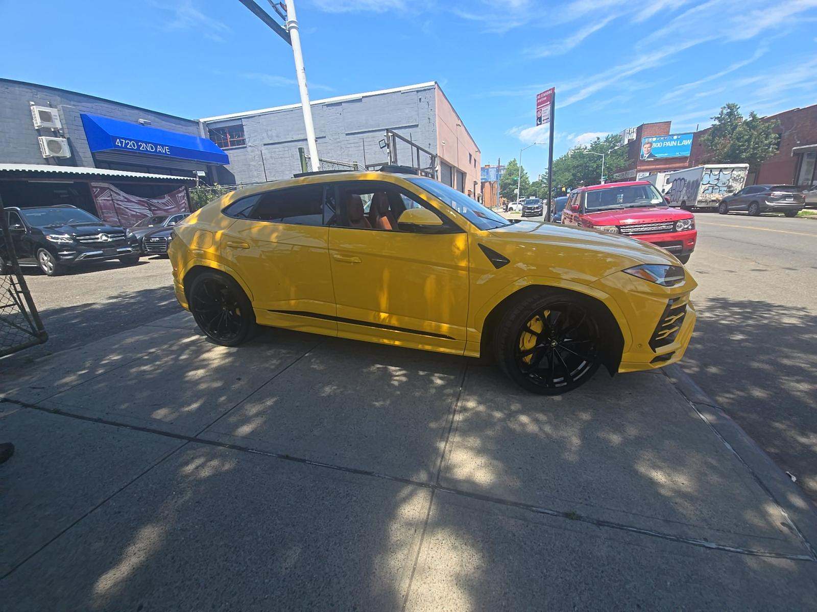 2020 Lamborghini Urus Base AWD