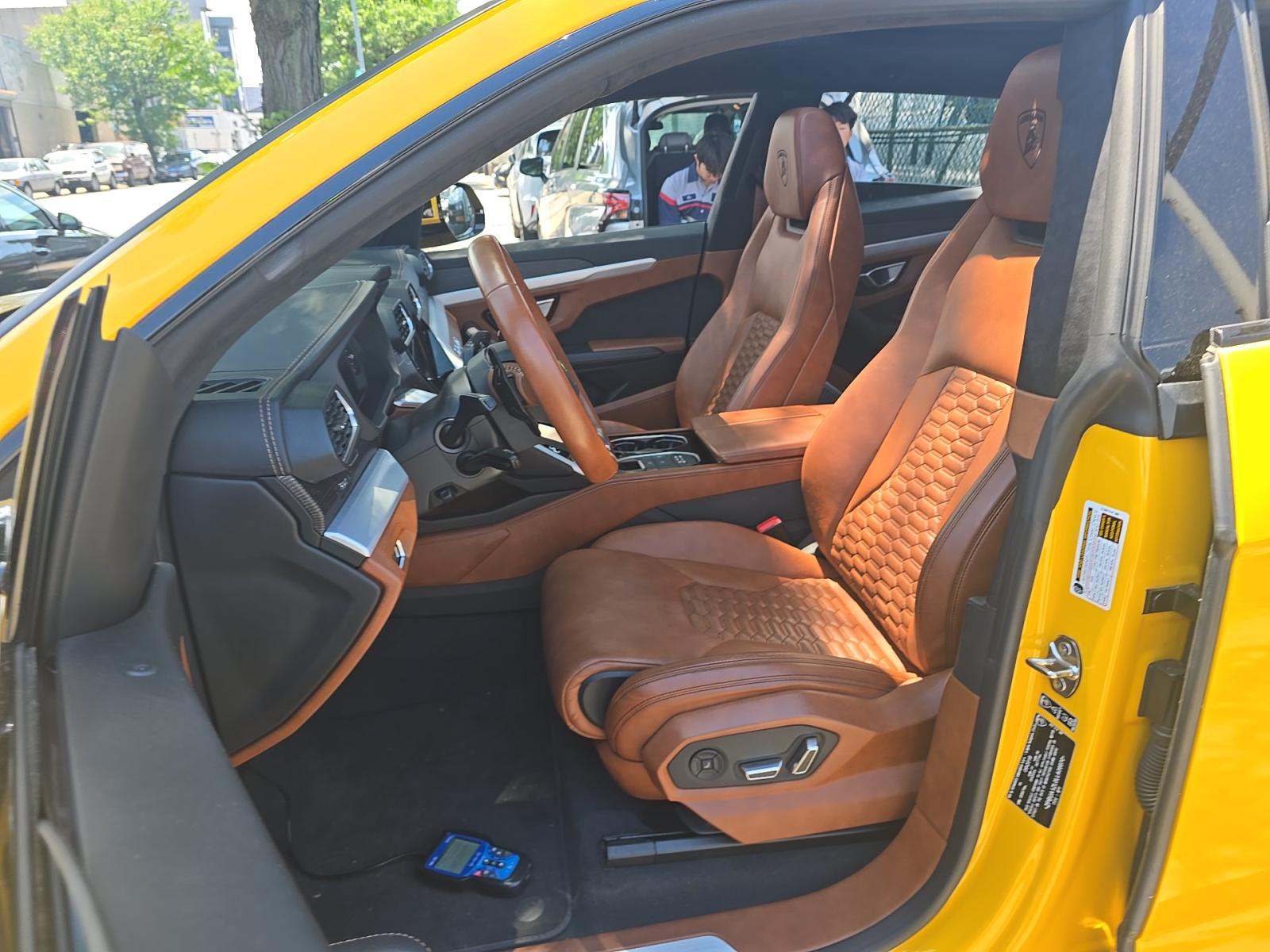 2020 Lamborghini Urus Base AWD
