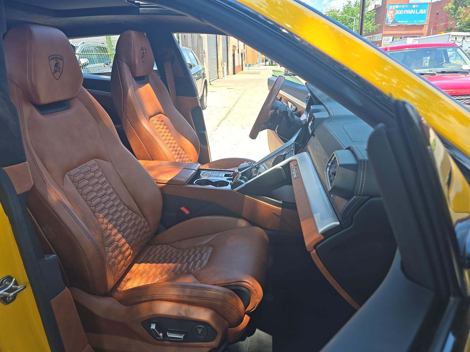 2020 Lamborghini Urus Base AWD