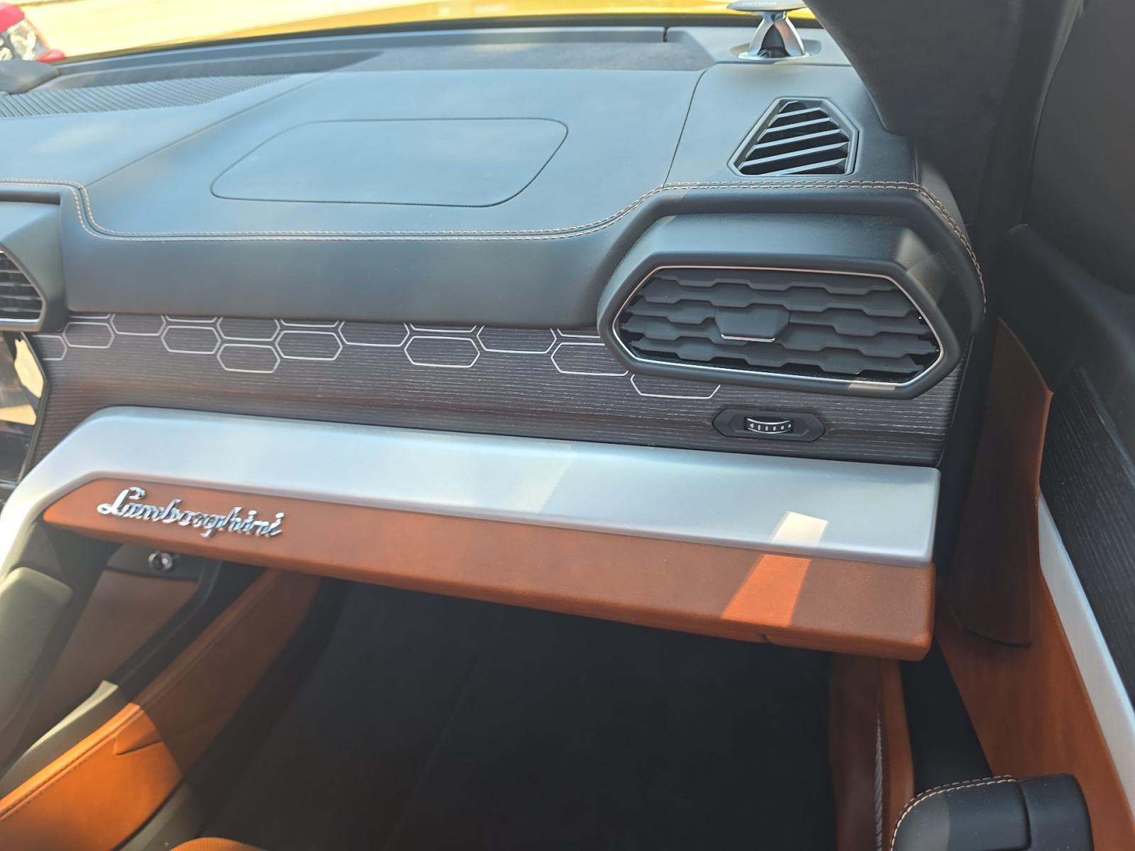 2020 Lamborghini Urus Base AWD