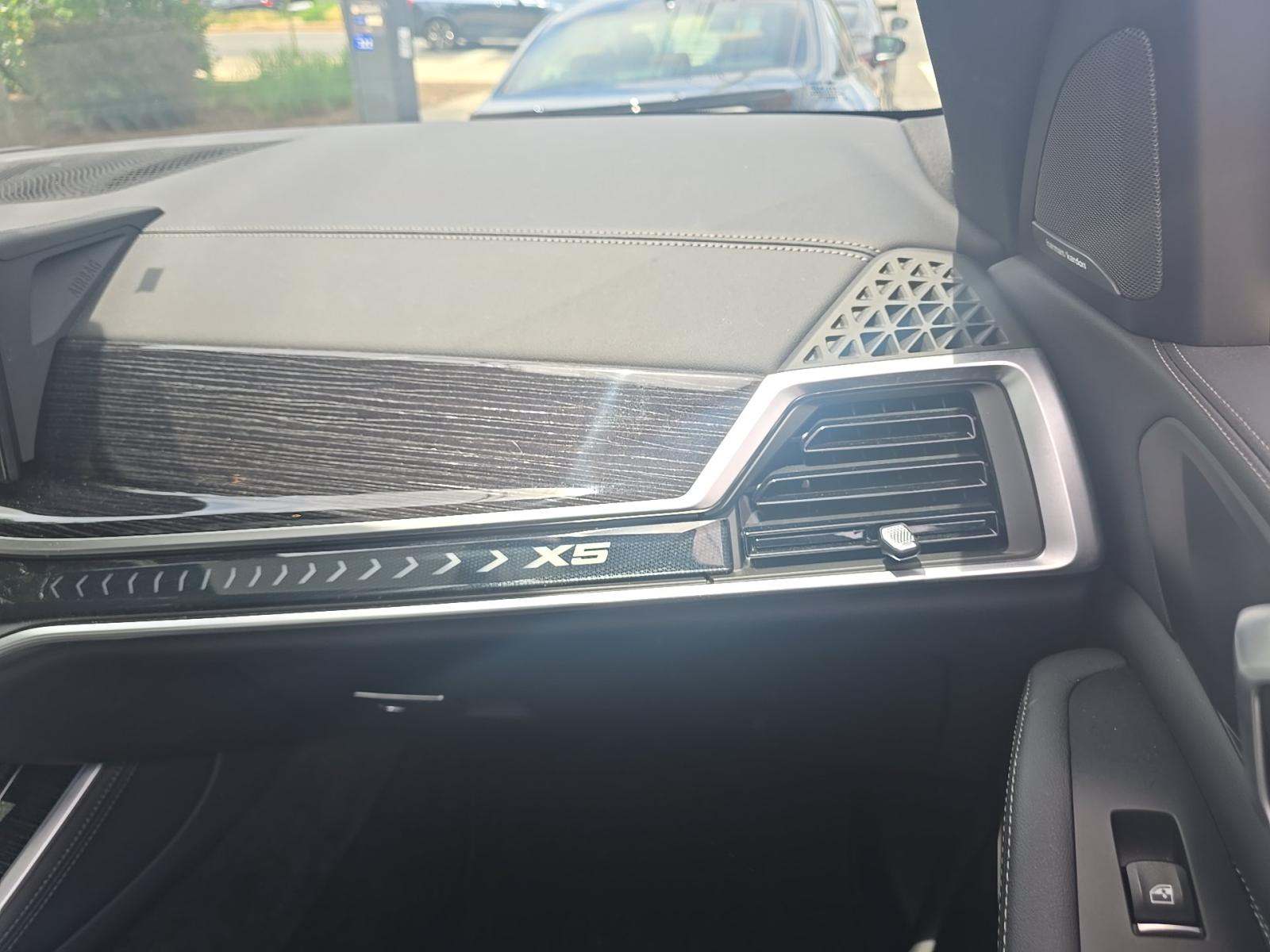2025 BMW X5 xDrive40i AWD