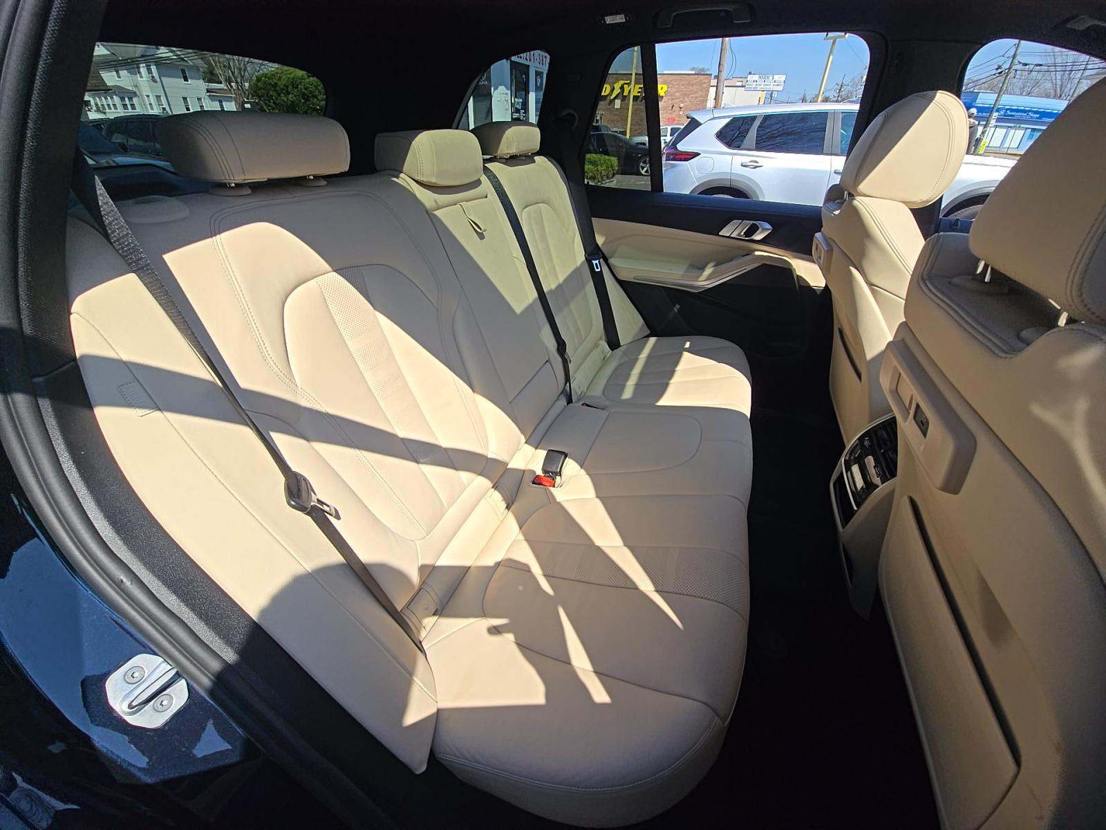 2022 BMW X5 xDrive40i AWD