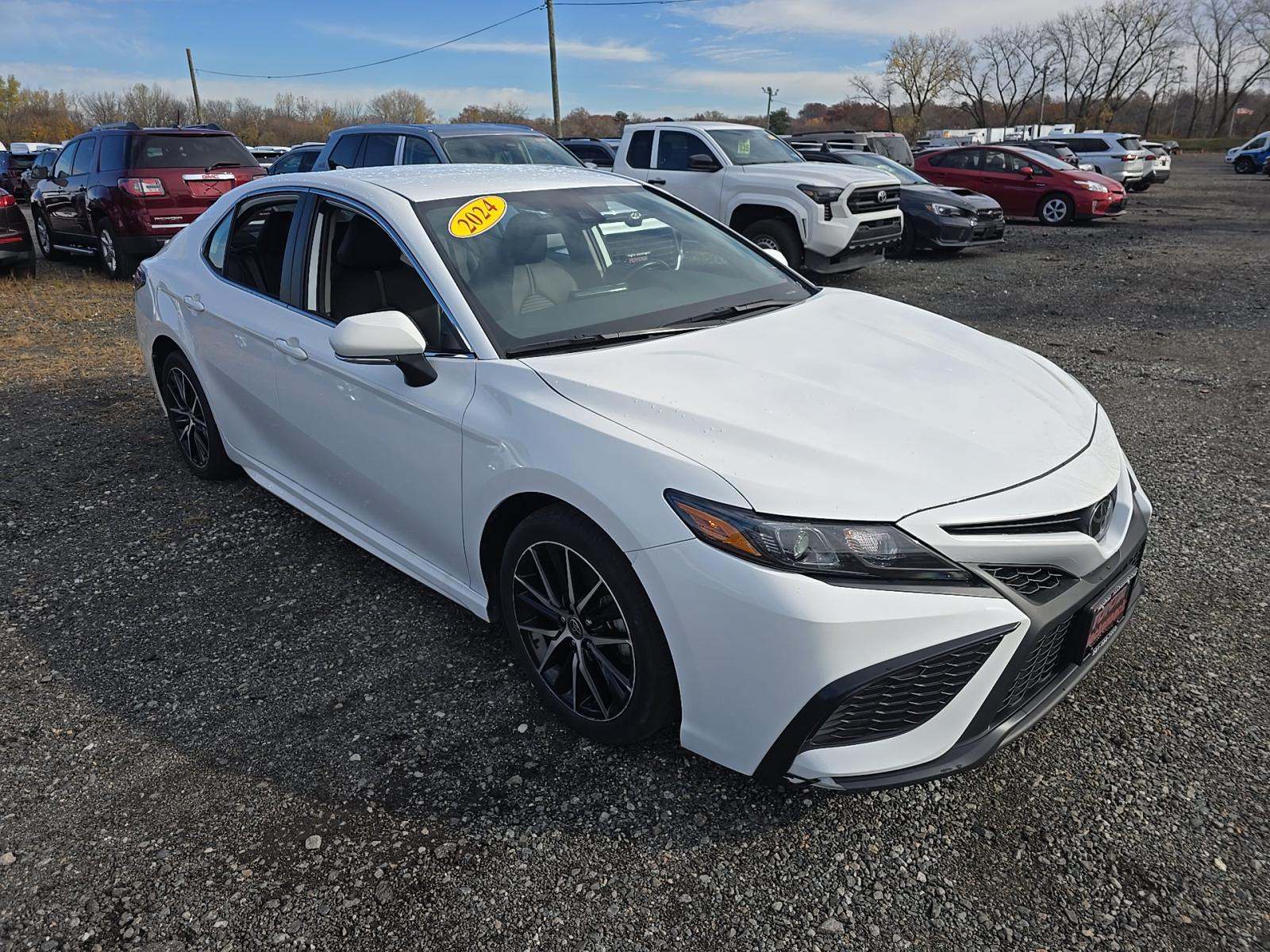 2024 Toyota Camry SE FWD