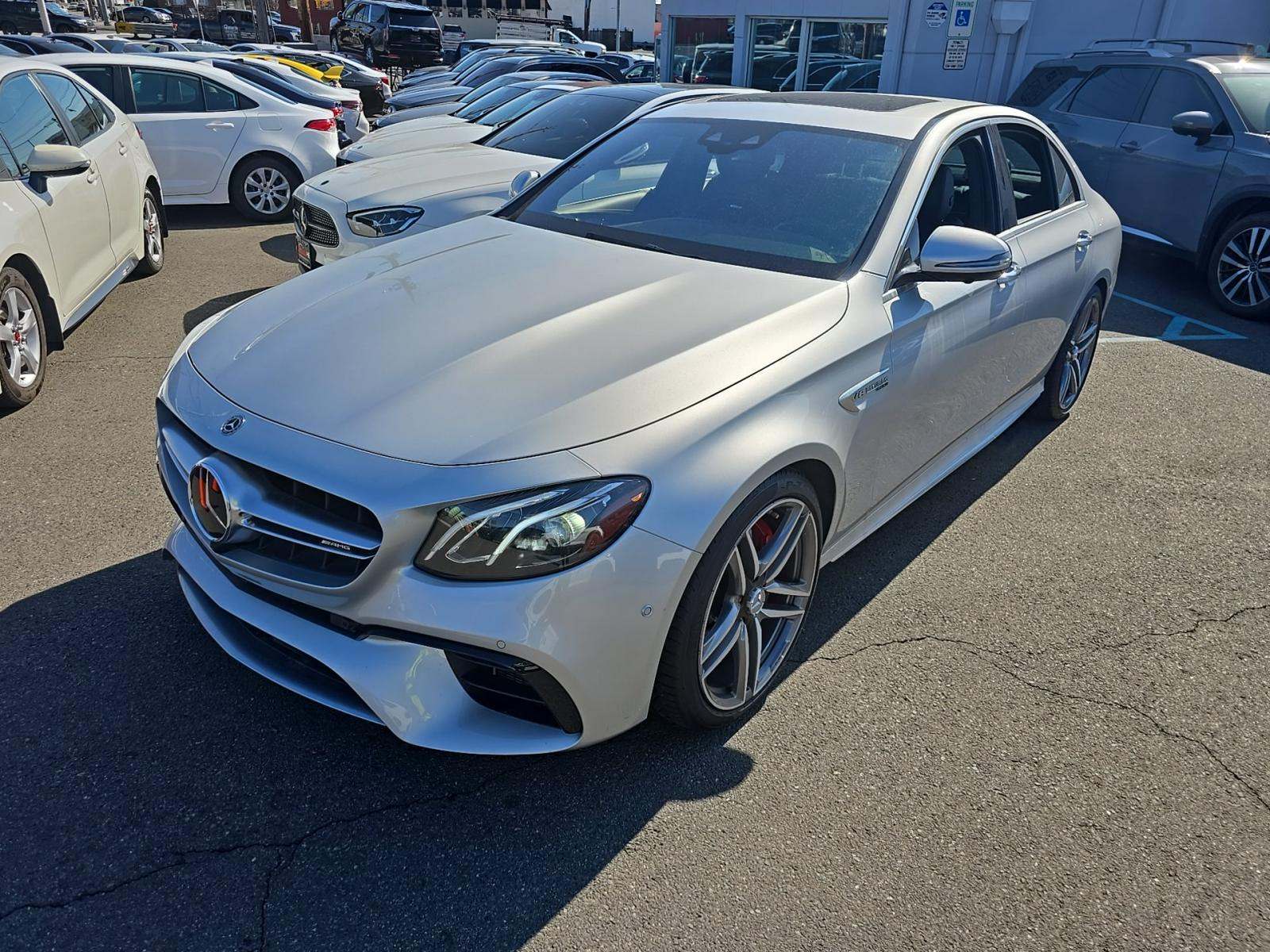 MERCEDES-BENZ E-CLASS - 1