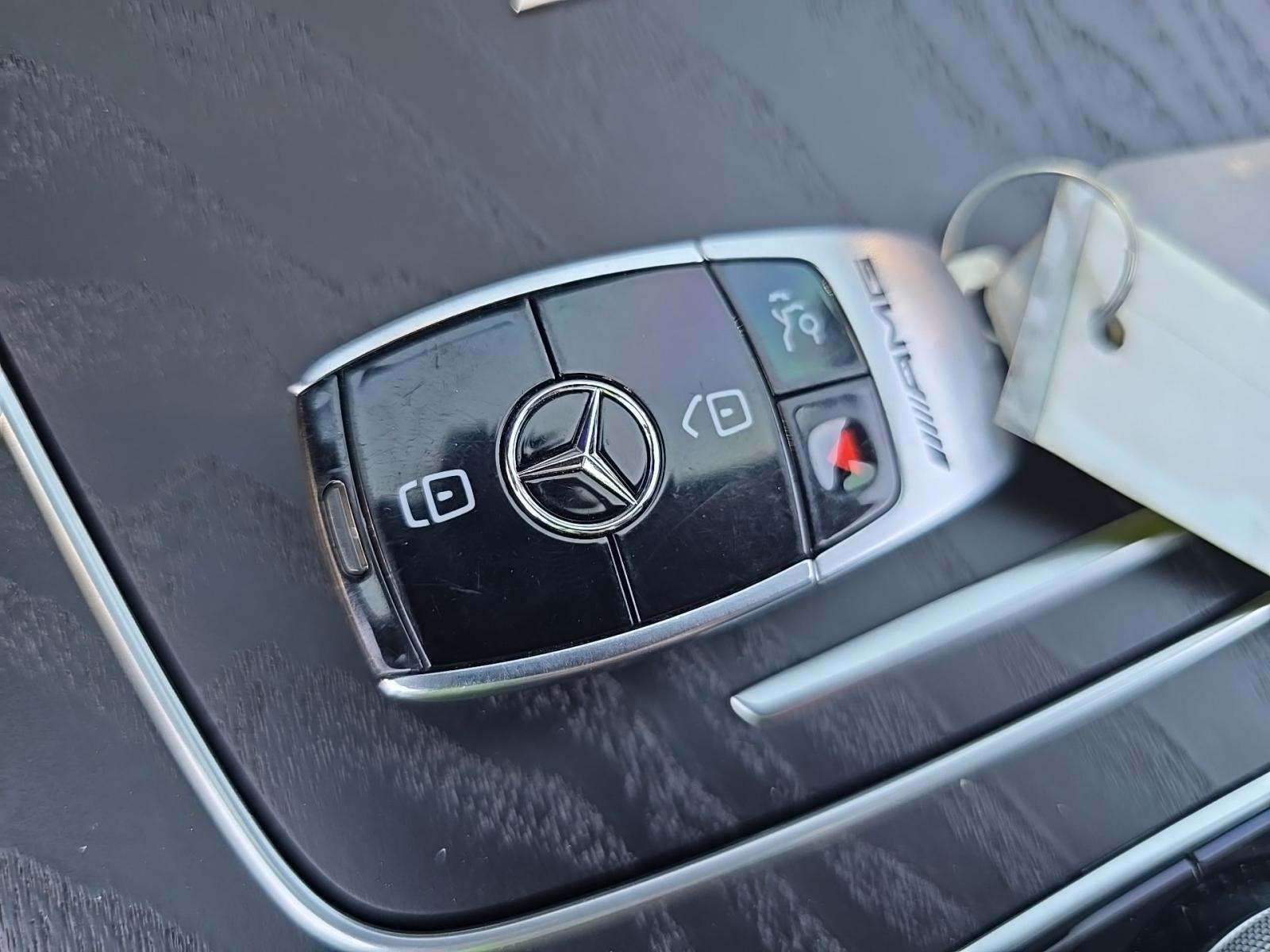 MERCEDES-BENZ E-CLASS - 8