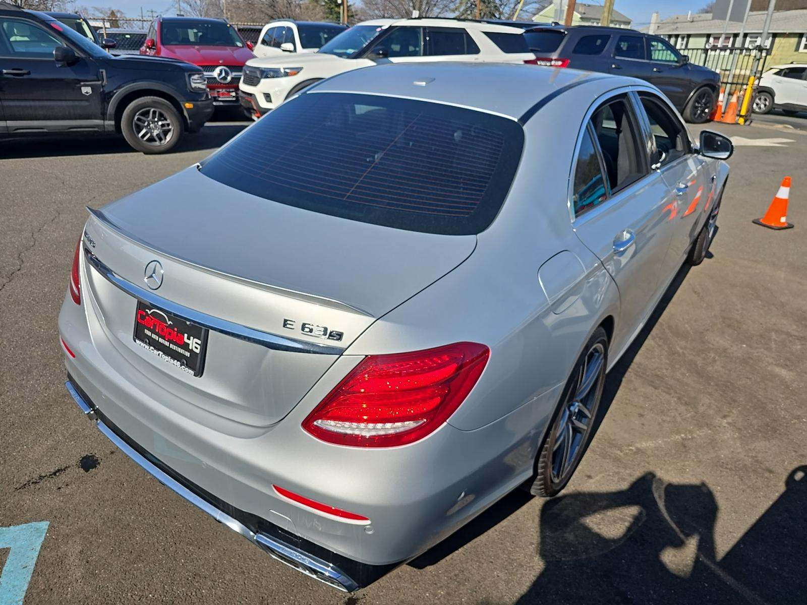 MERCEDES-BENZ E-CLASS - 3