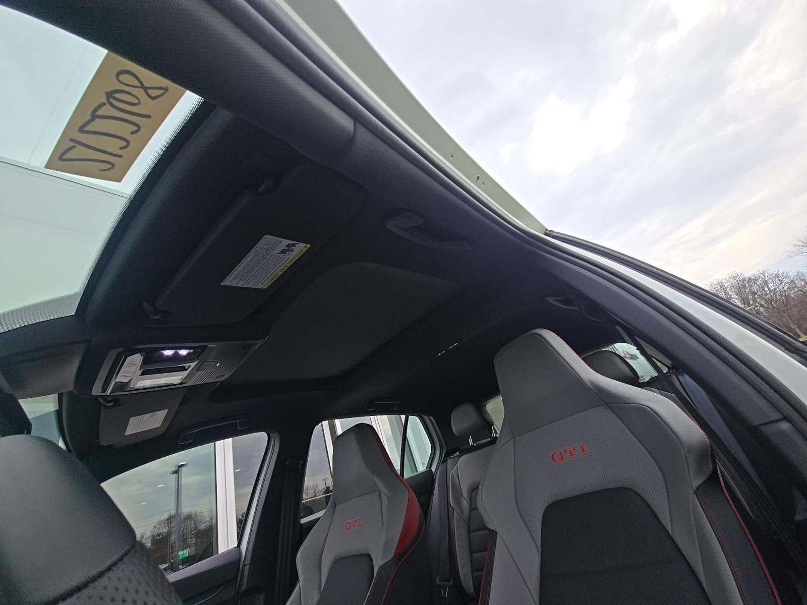 2025 Volkswagen Golf GTI 2.0T SE FWD