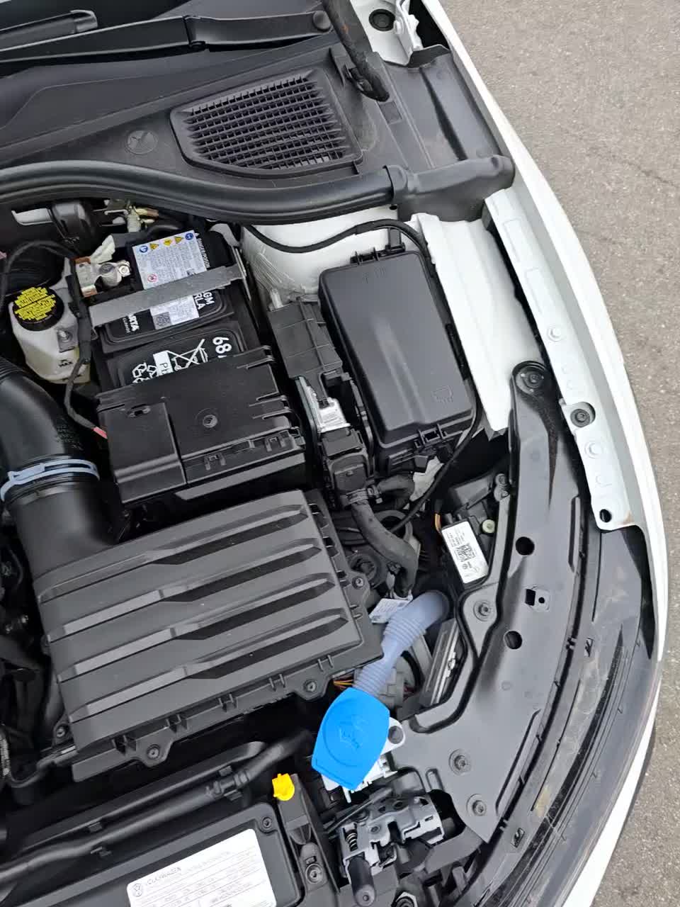 2025 Volkswagen Golf GTI 2.0T SE FWD