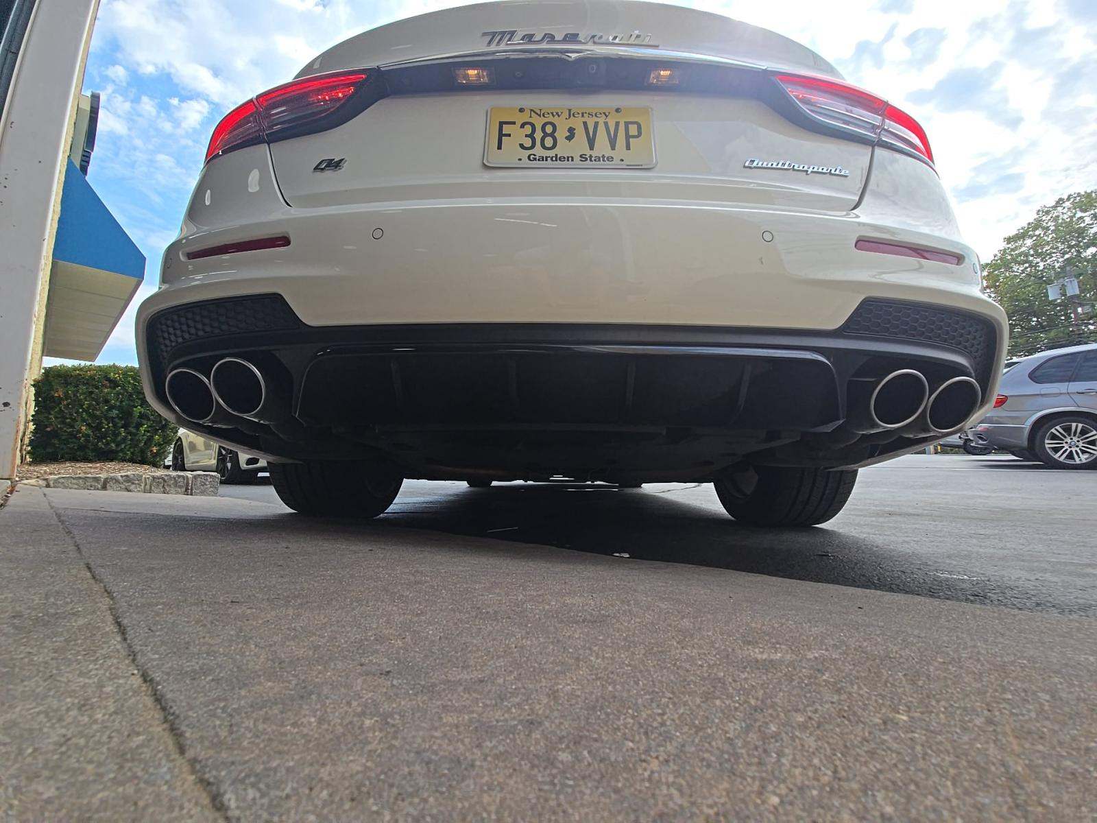 2022 Maserati Quattroporte Modena Q4 AWD