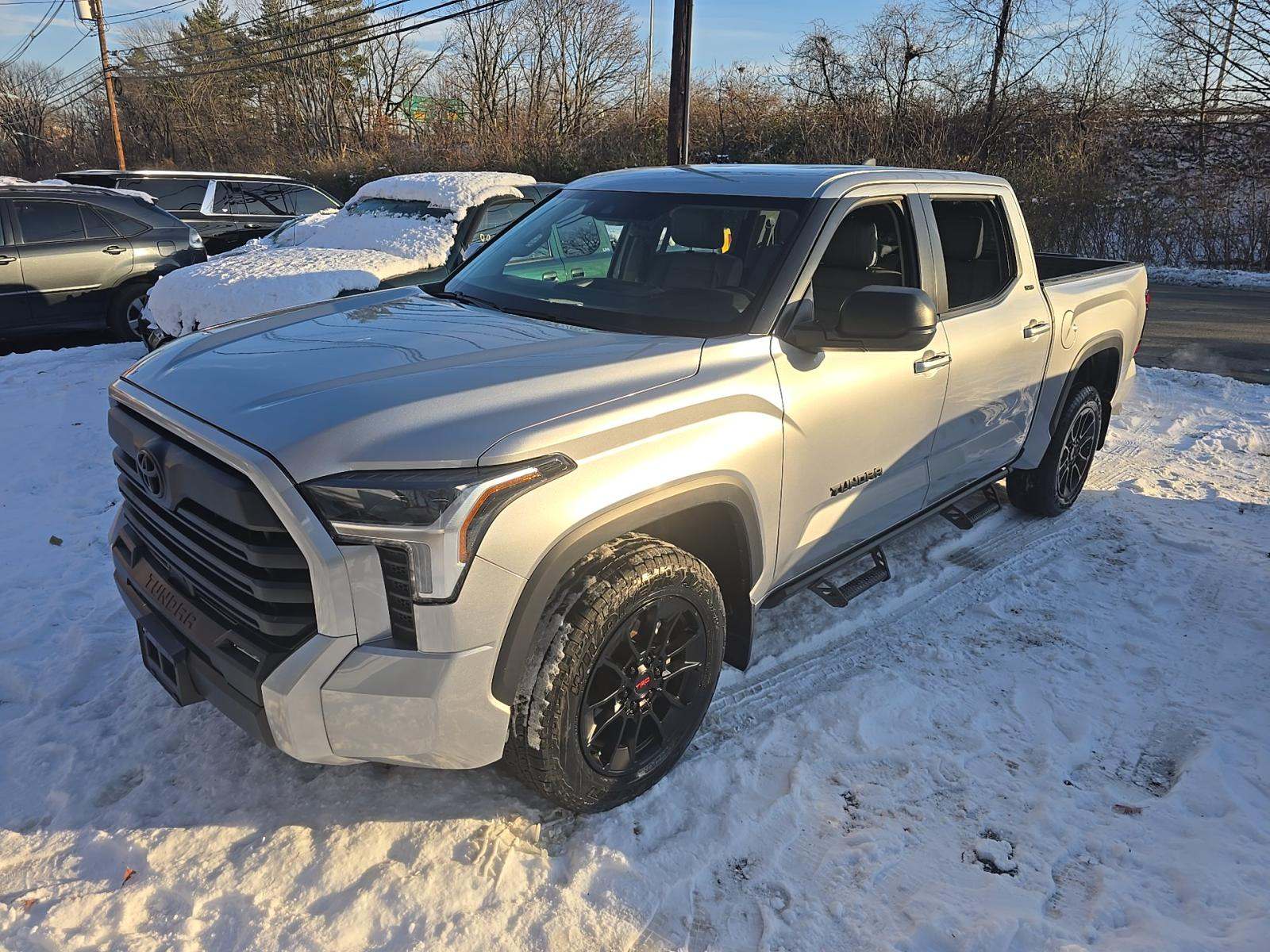 2024 Toyota Tundra SR5 AWD