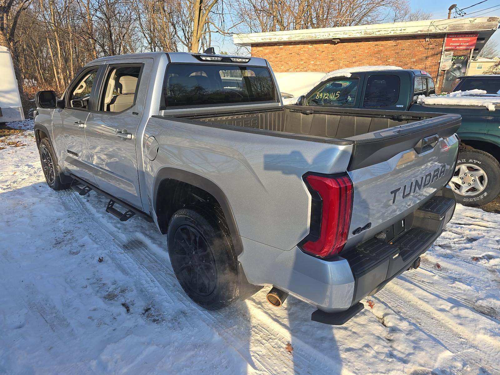 2024 Toyota Tundra SR5 AWD