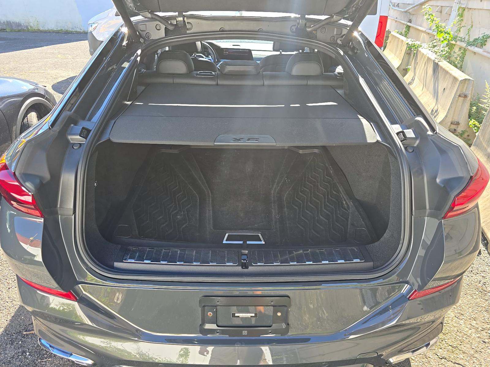 2023 BMW X6 xDrive40i AWD