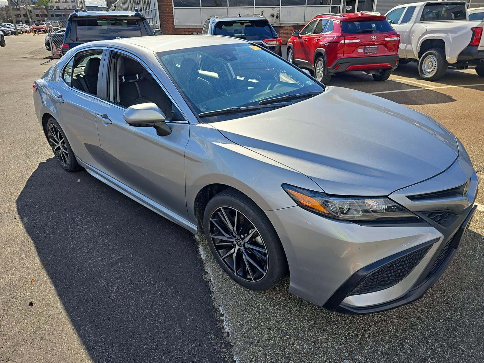 2024 Toyota Camry SE FWD