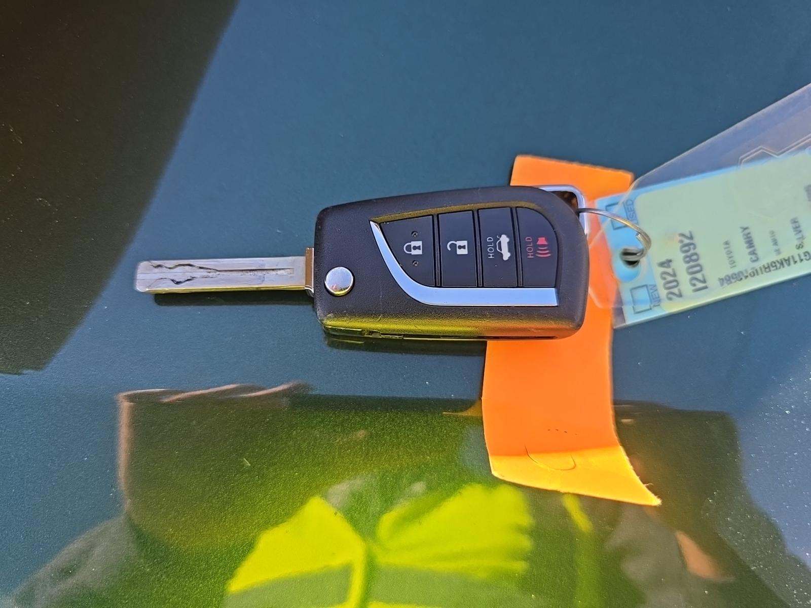 2024 Toyota Camry SE FWD