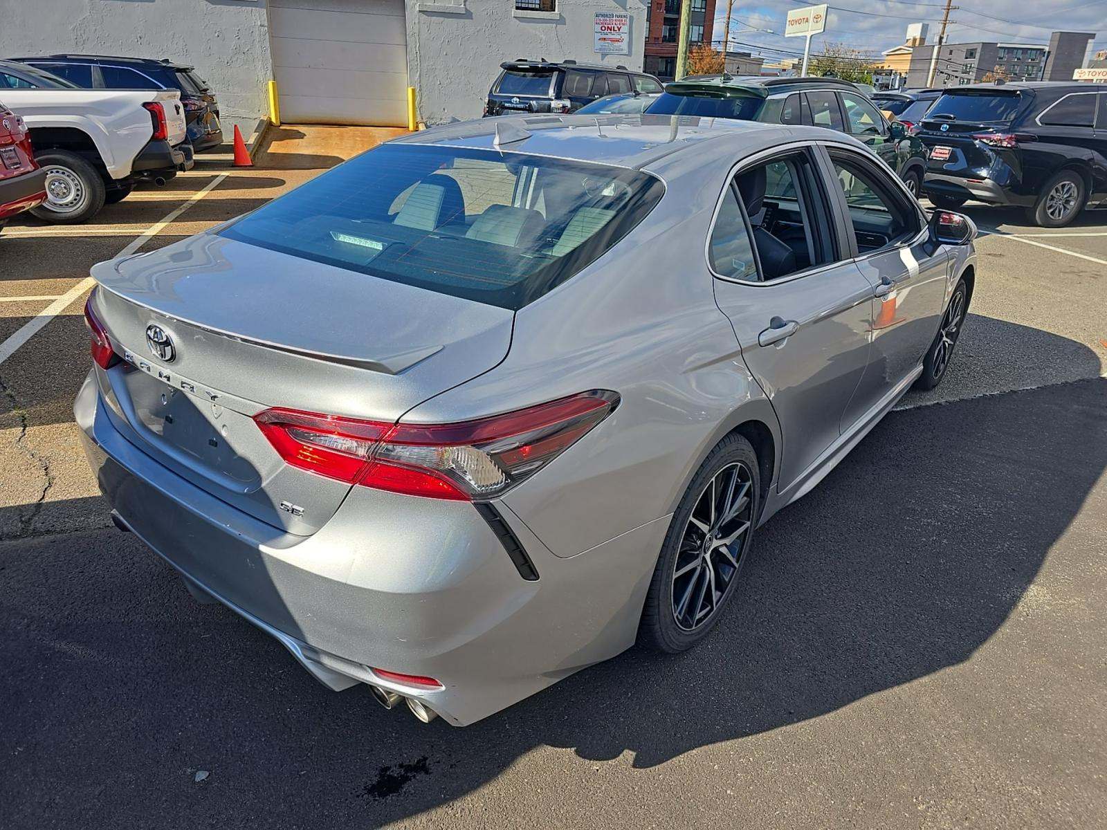 2024 Toyota Camry SE FWD