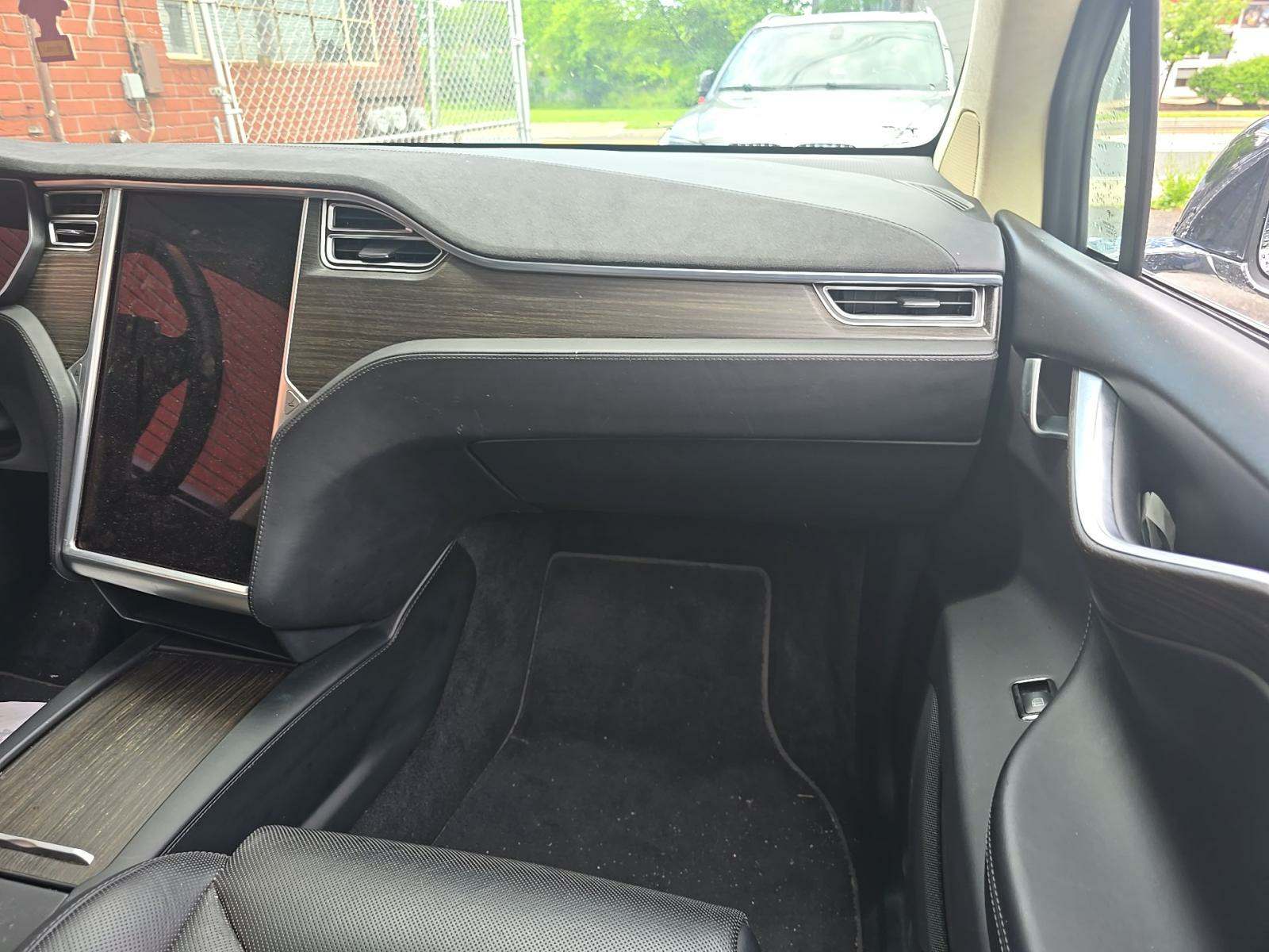 2016 Tesla Model X 90D AWD