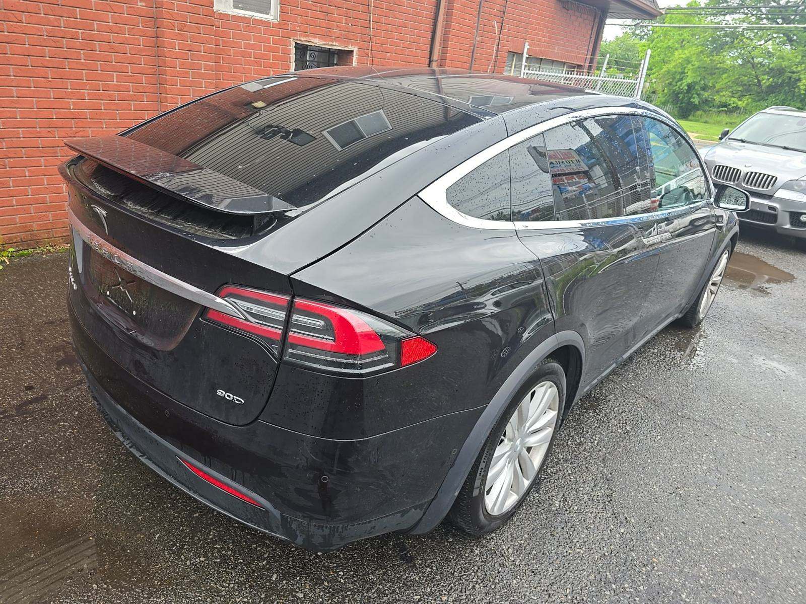 2016 Tesla Model X 90D AWD