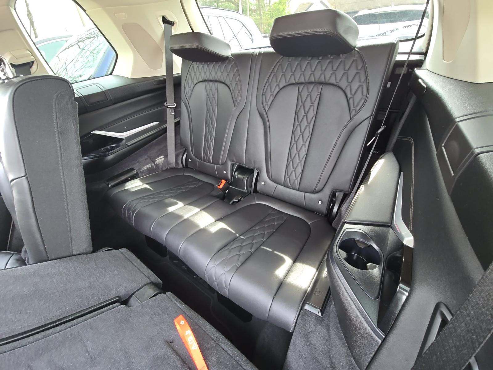 2025 BMW X7 xDrive40i AWD