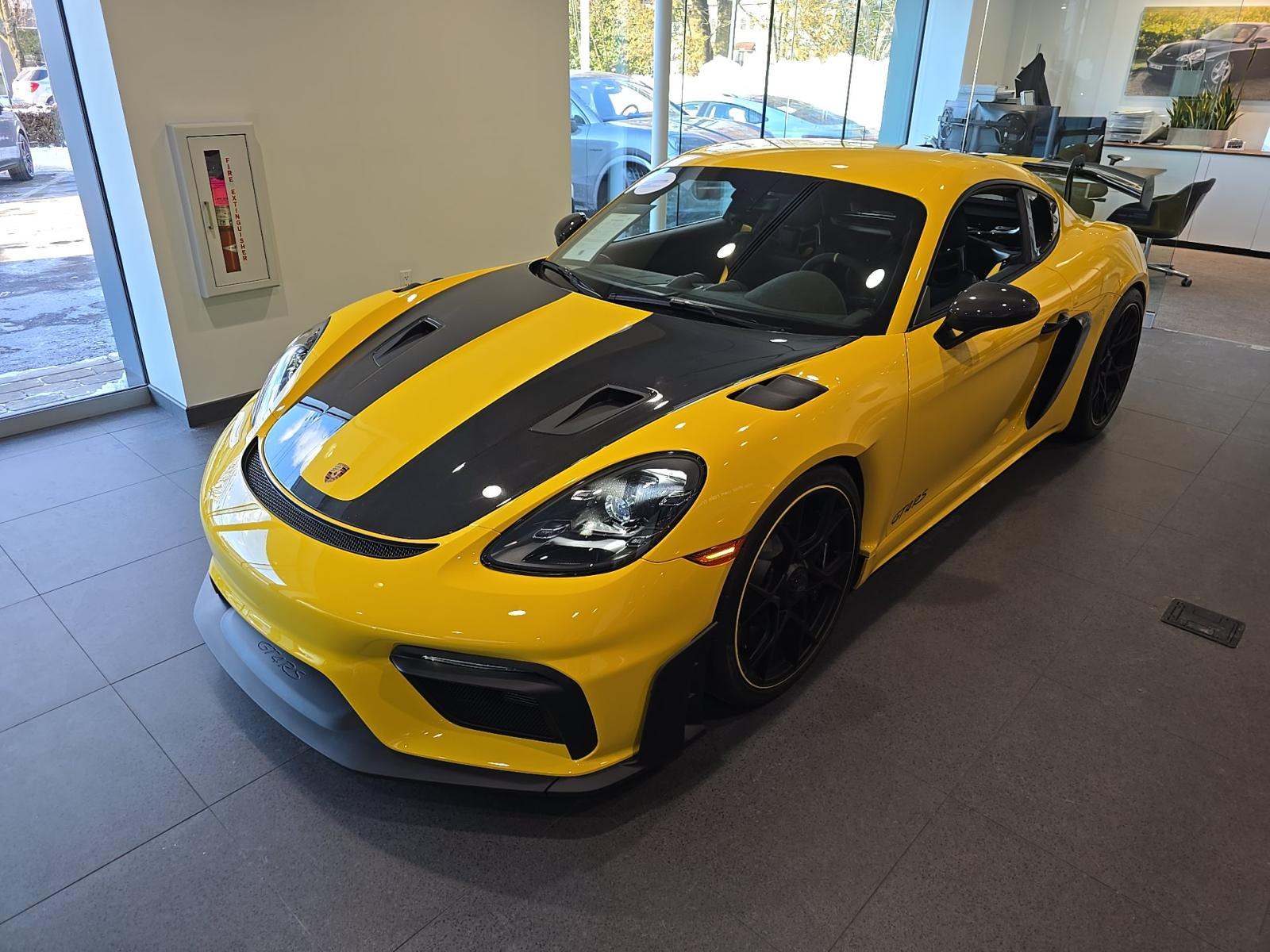 2025 Porsche 718 Cayman GT4 RS RWD