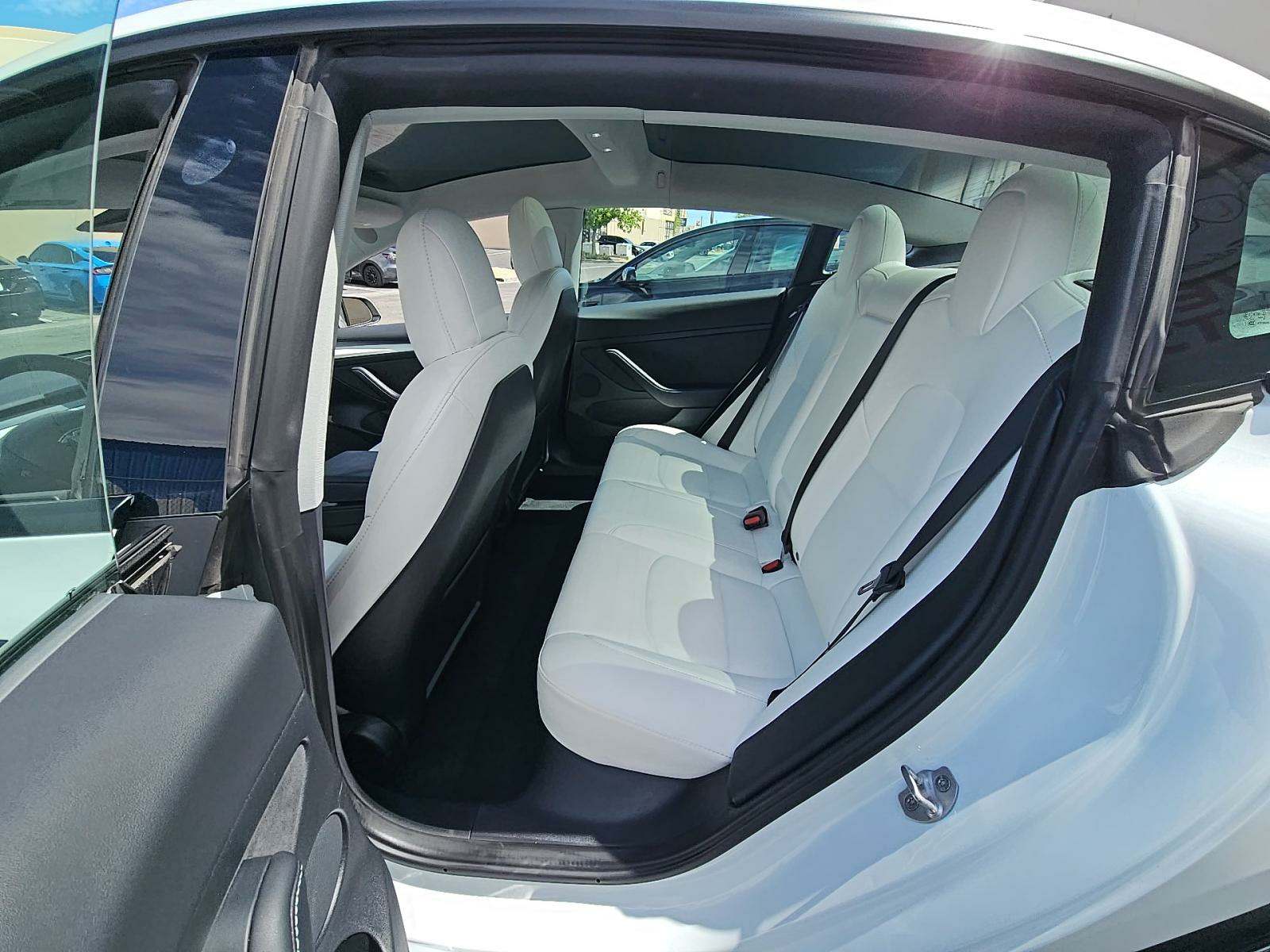 2022 Tesla Model 3 Standard Range RWD