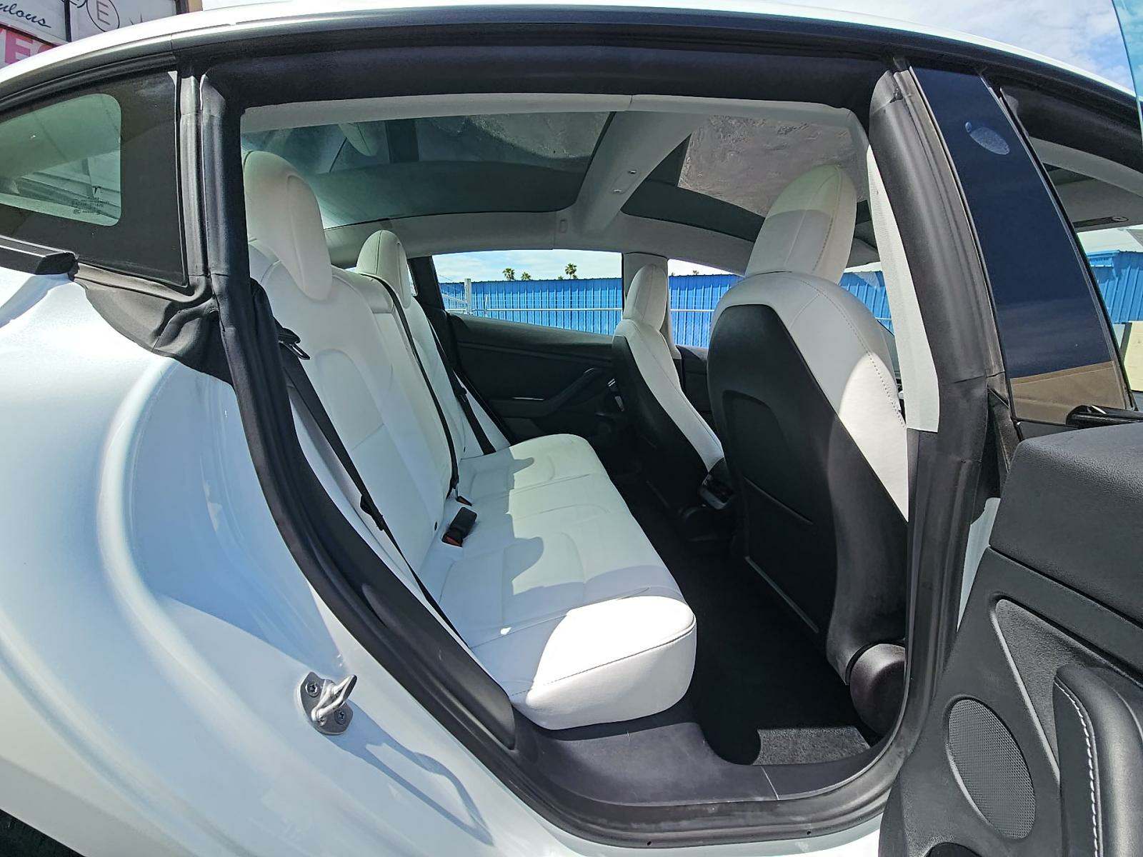 2022 Tesla Model 3 Standard Range RWD