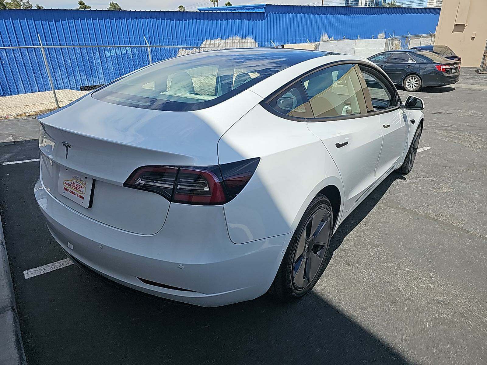 2022 Tesla Model 3 Standard Range RWD