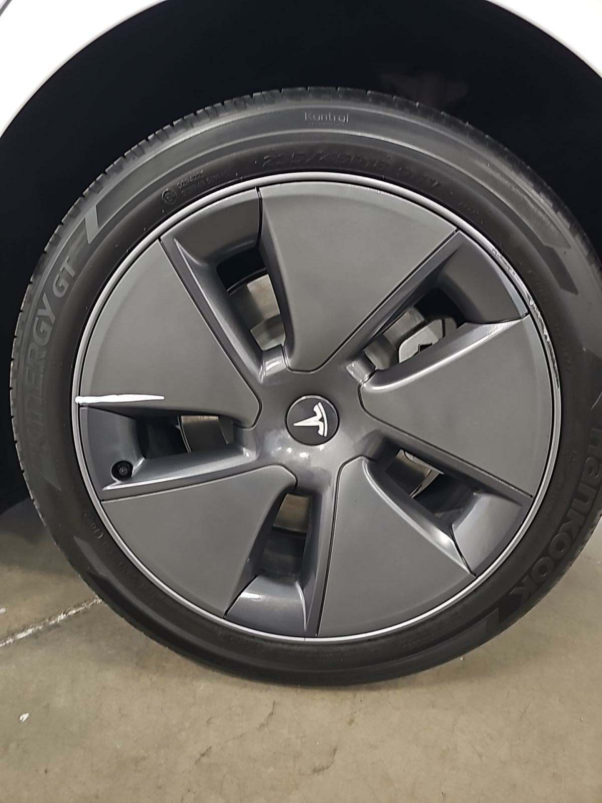 2022 Tesla Model 3 Standard Range RWD