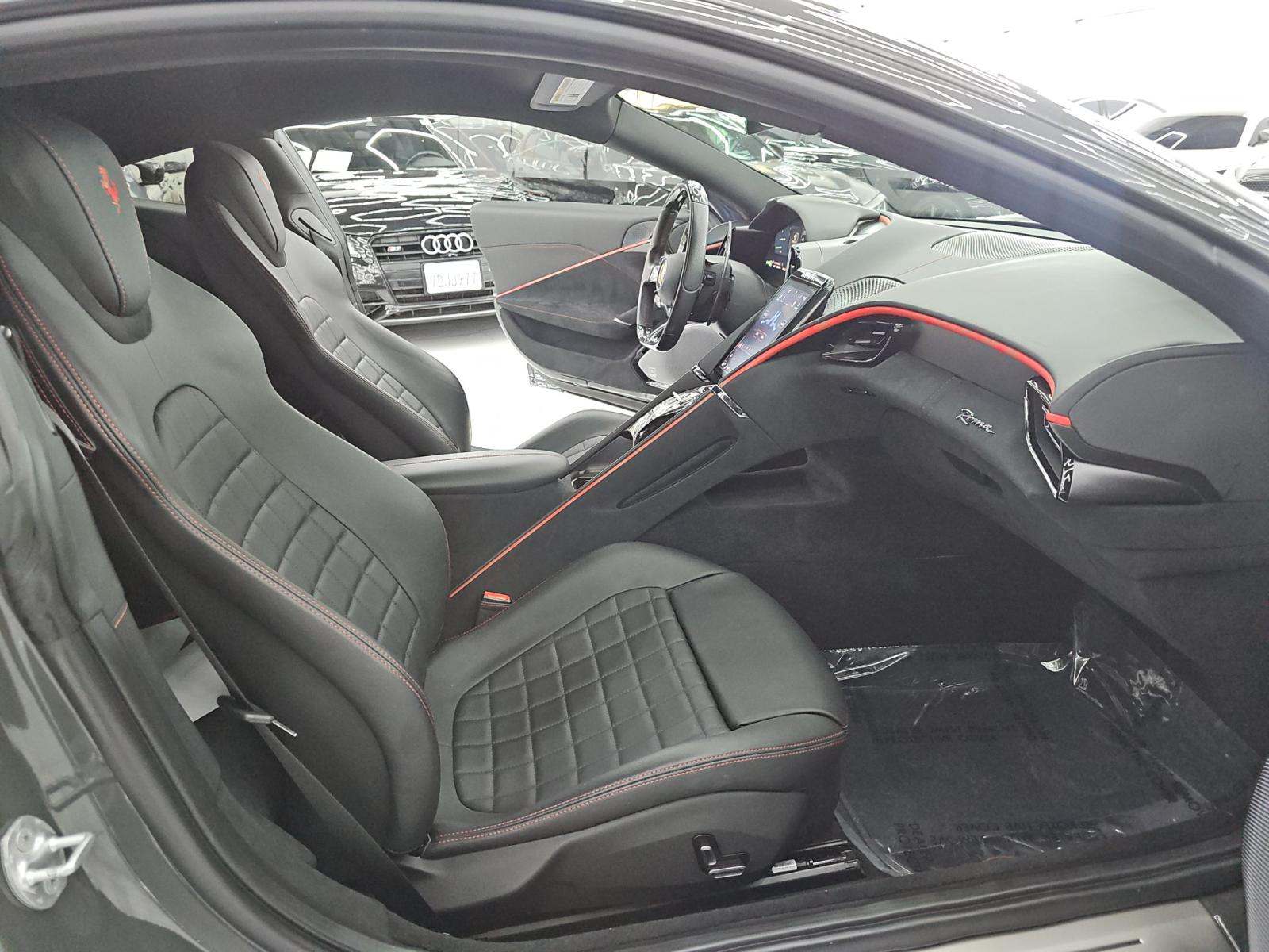 2022 Ferrari Roma Base RWD