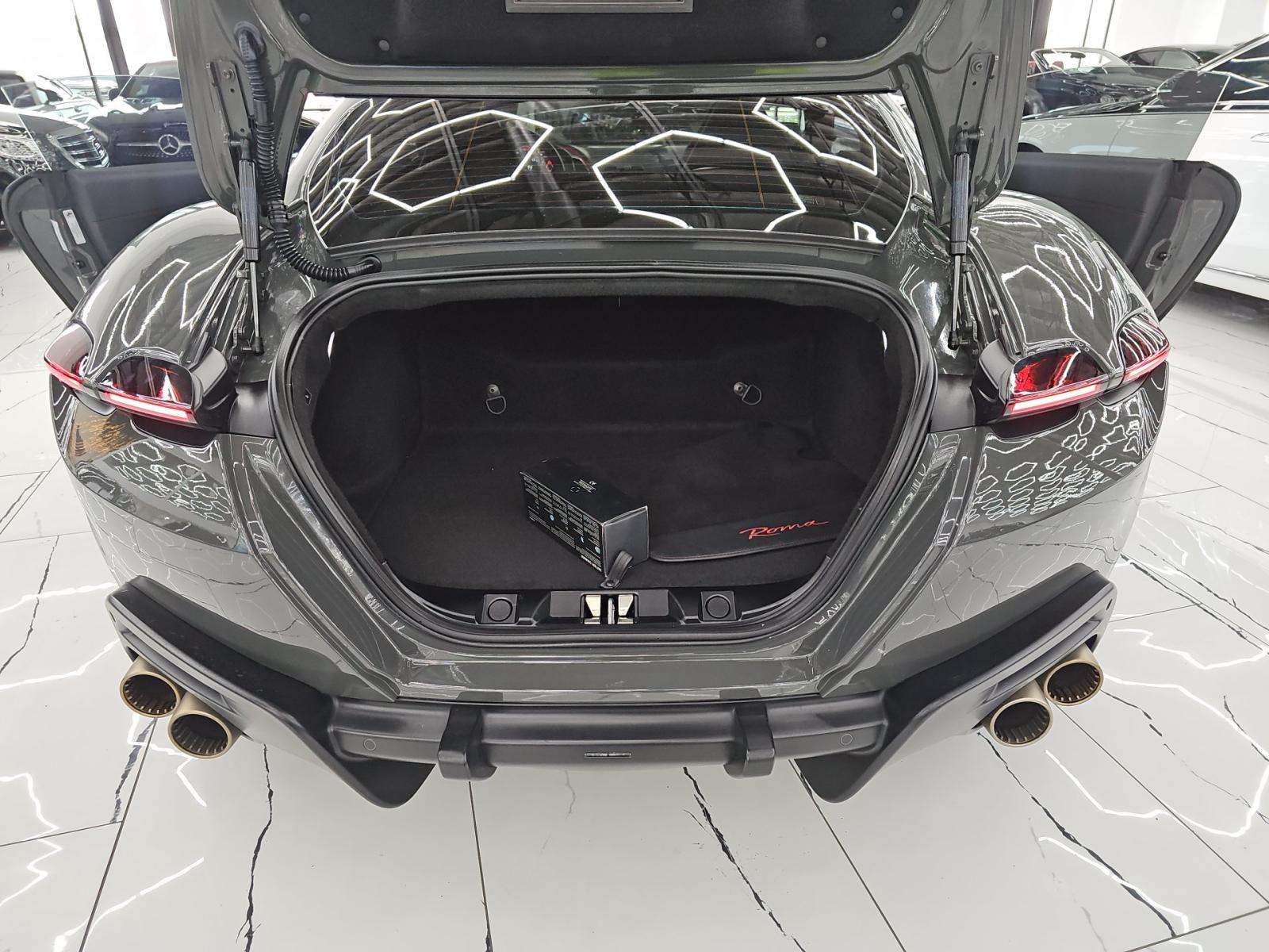 2022 Ferrari Roma Base RWD