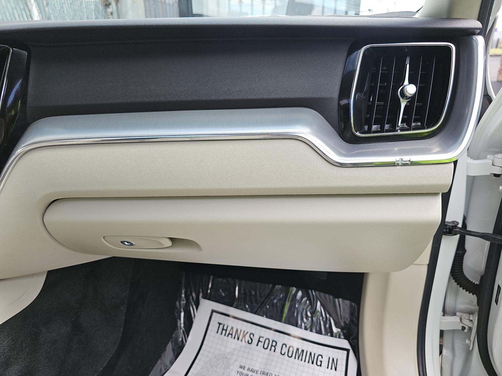 2019 Volvo XC60 T5 Momentum AWD