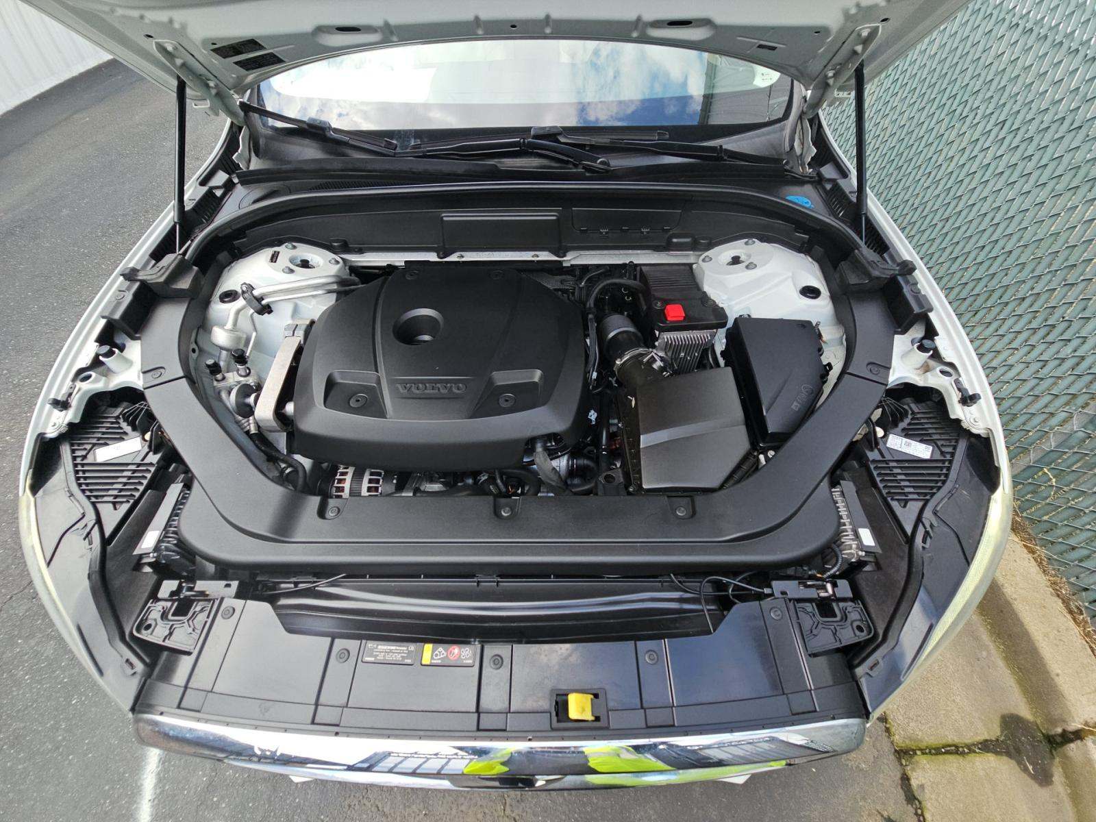 2019 Volvo XC60 T5 Momentum AWD