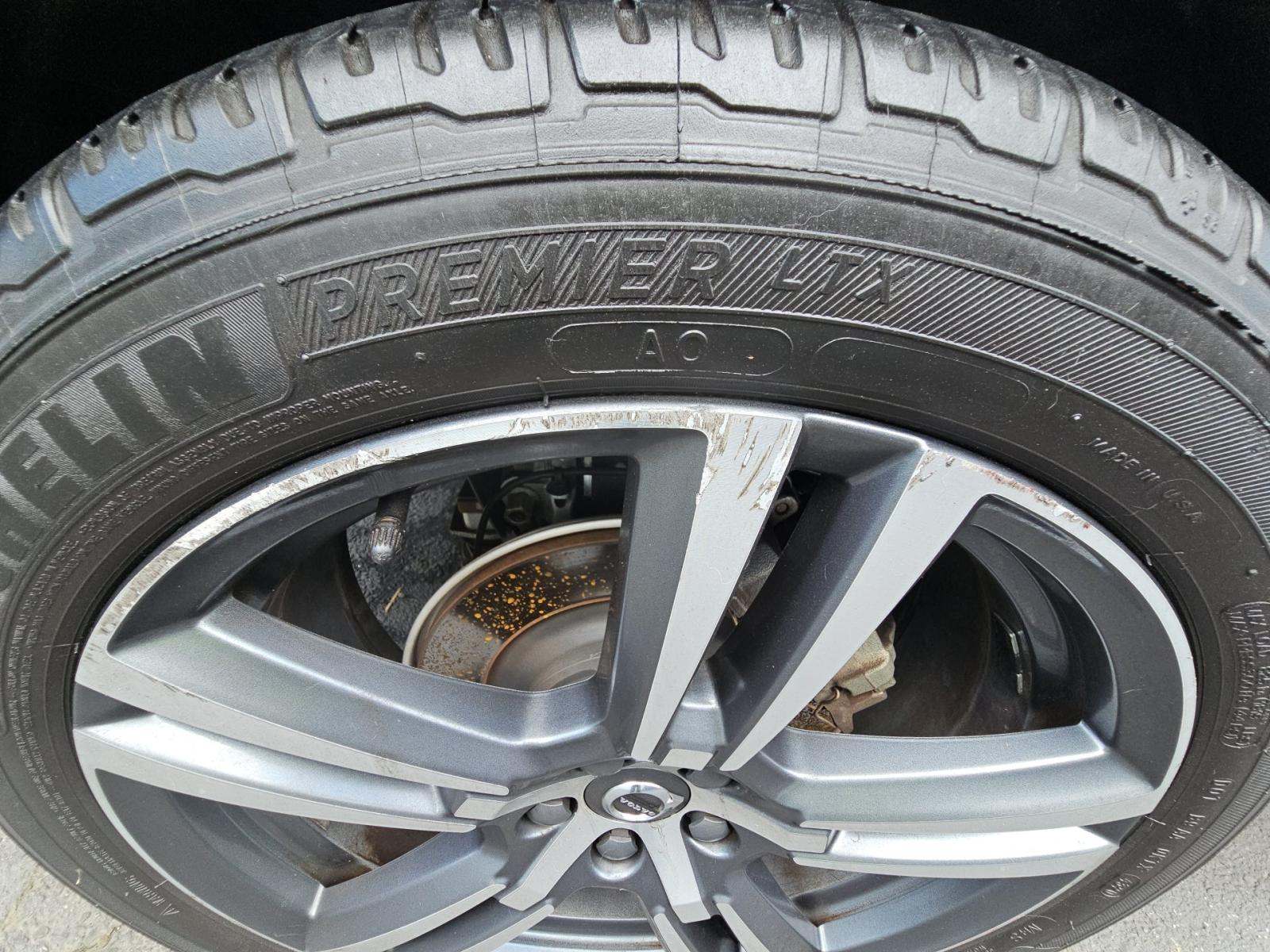 2019 Volvo XC60 T5 Momentum AWD