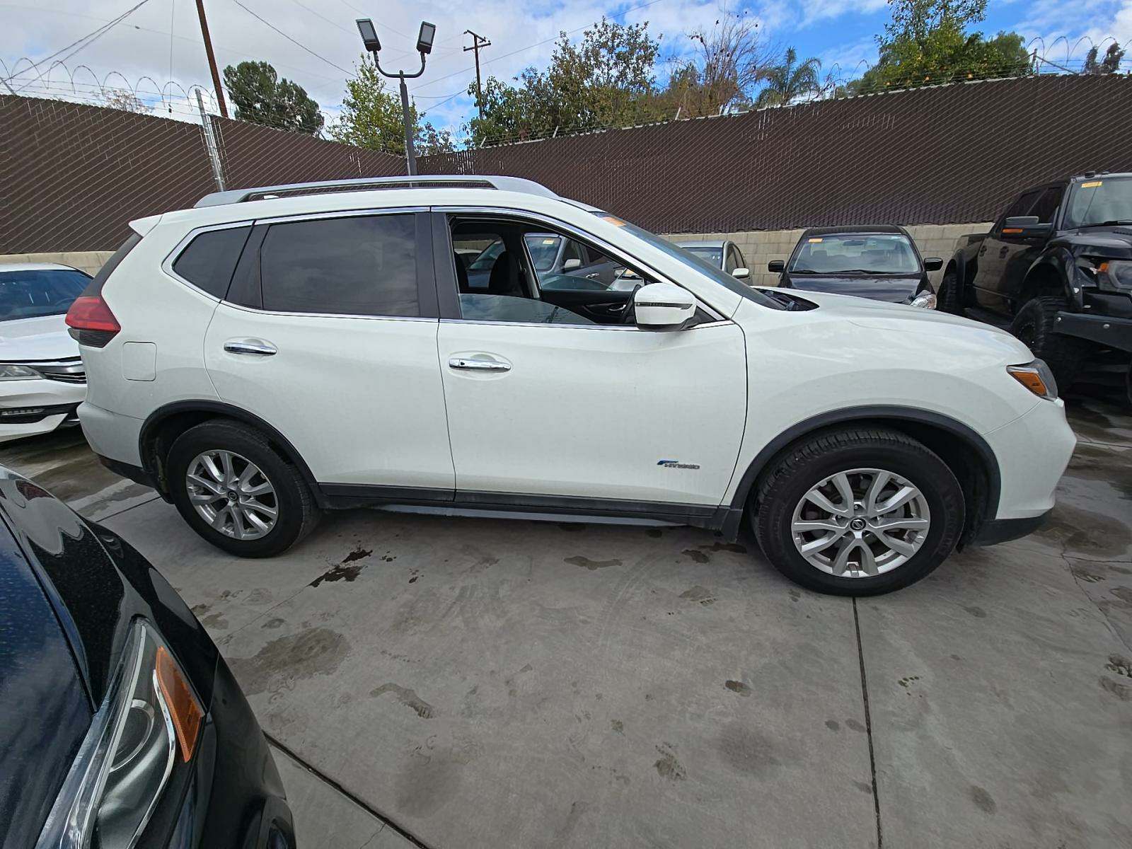 2017 Nissan Rogue Hybrid SV FWD