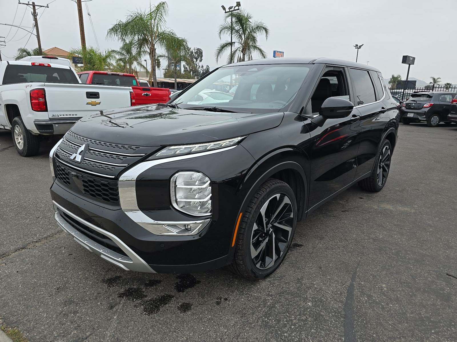 2023 Mitsubishi Outlander SE FWD