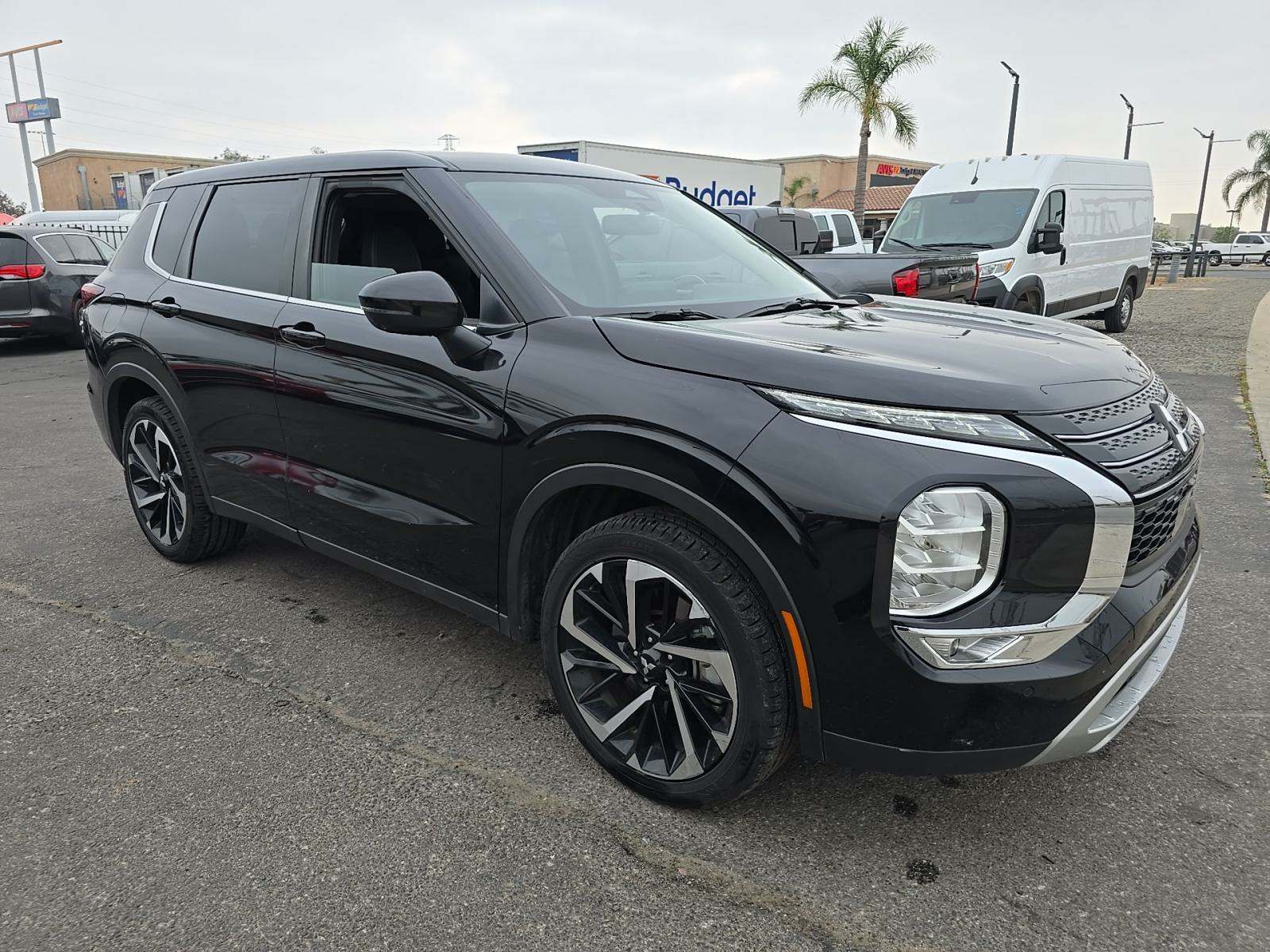 2023 Mitsubishi Outlander SE FWD